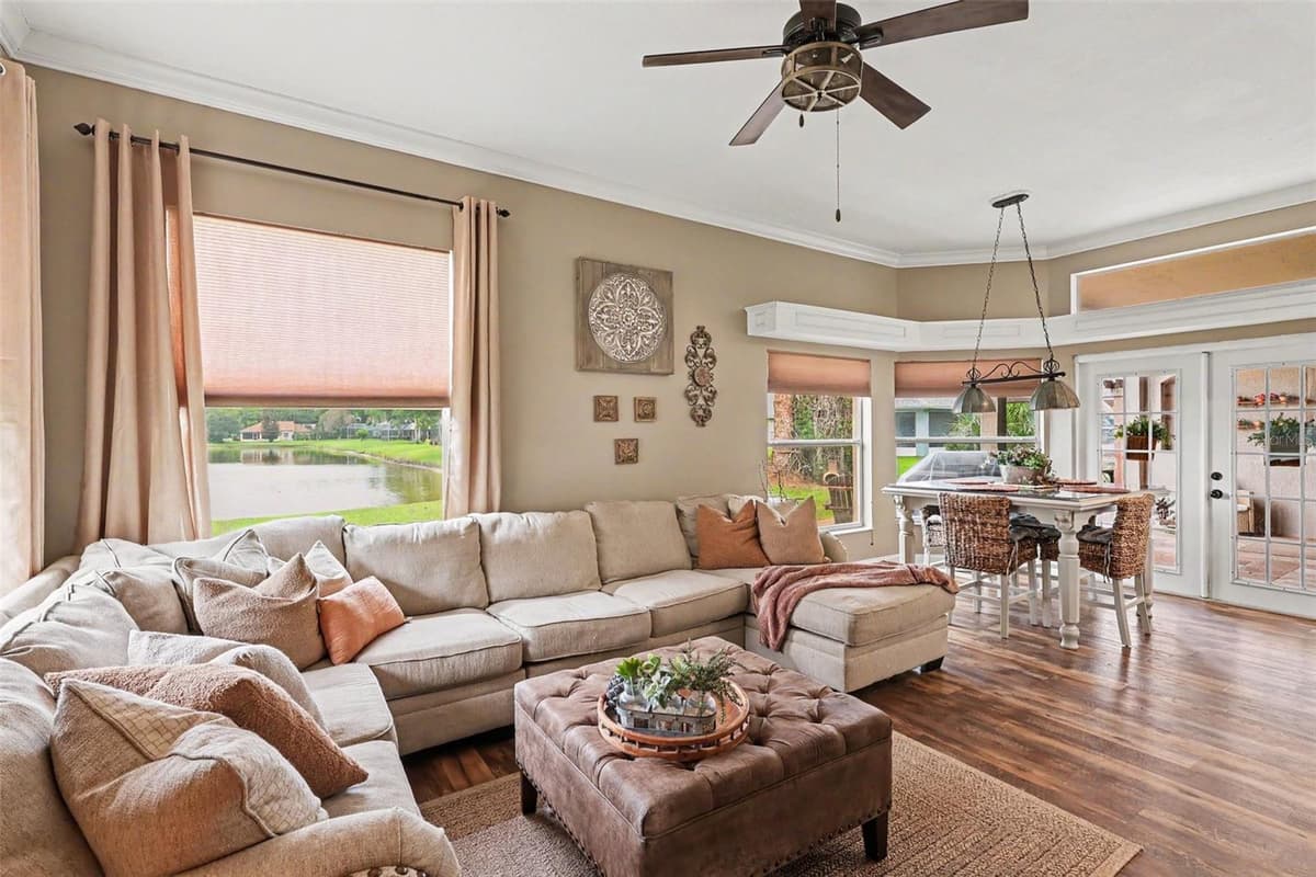 663 SHERIDAN WOODS DR — photo 6 of 30