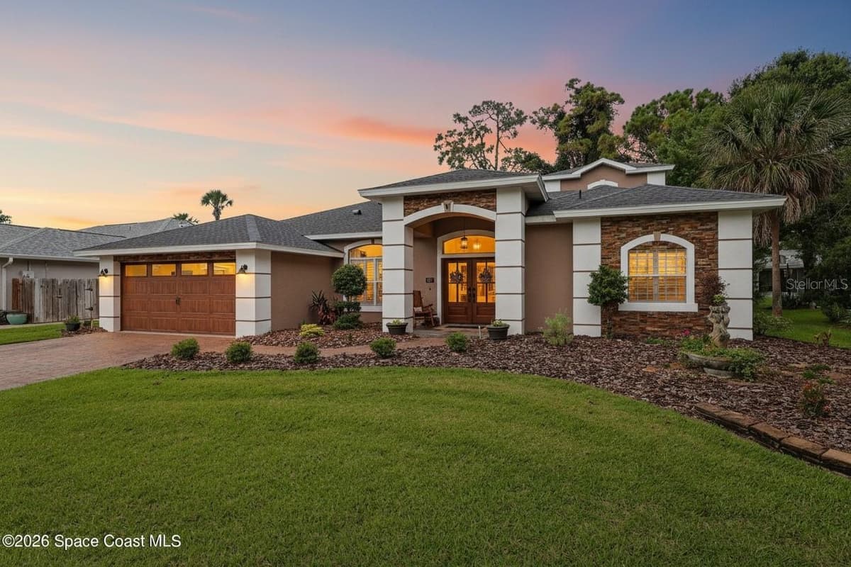 663 SHERIDAN WOODS DR — photo 1 of 30