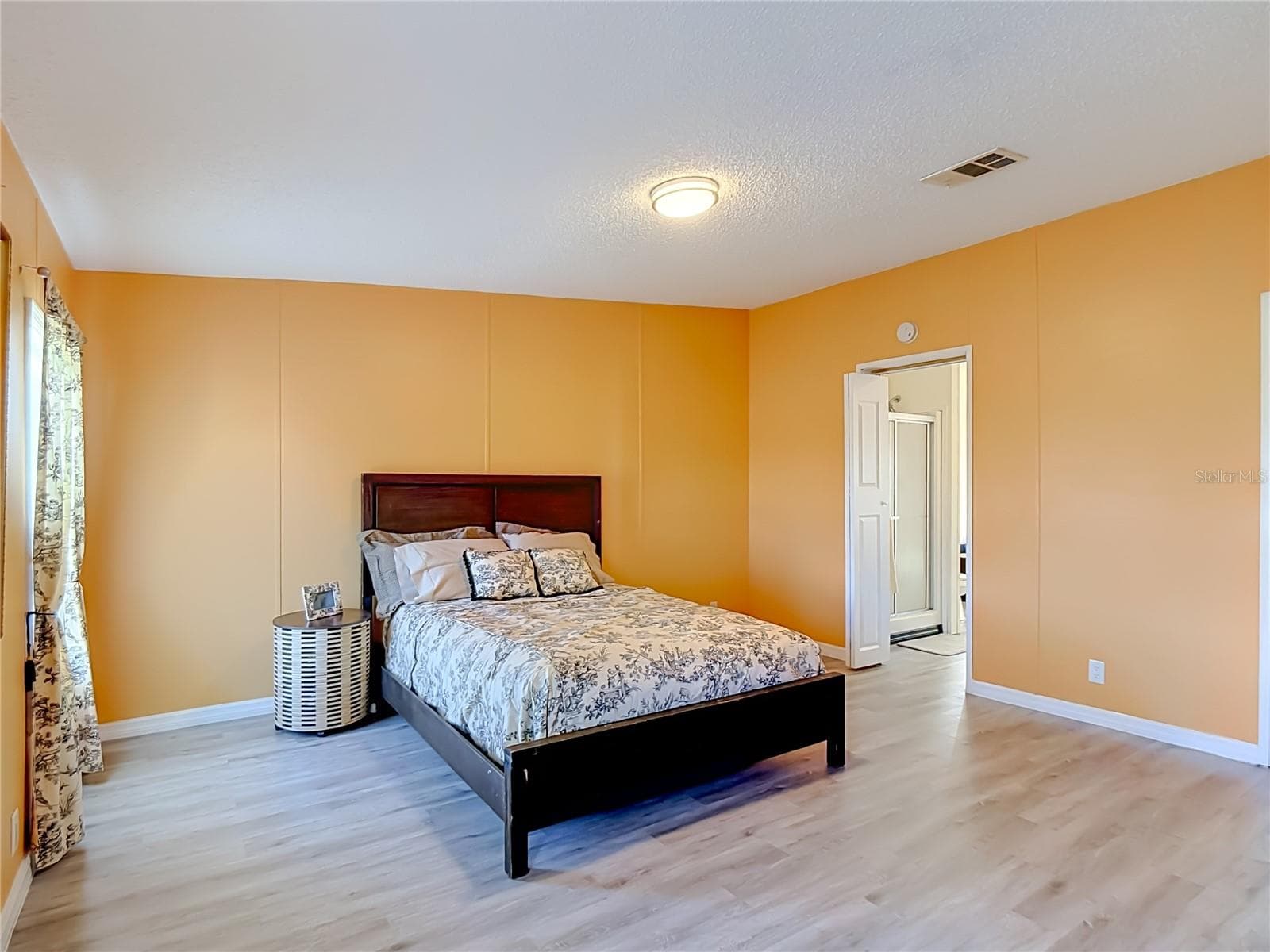 202 WAVERLY LOOP — photo 15 of 33