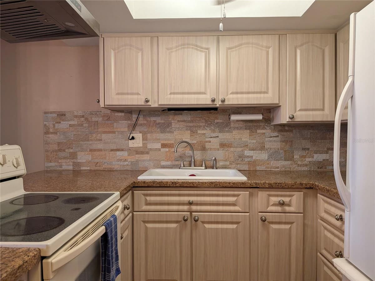 2400 FOREST DRIVE — photo 11 of 15