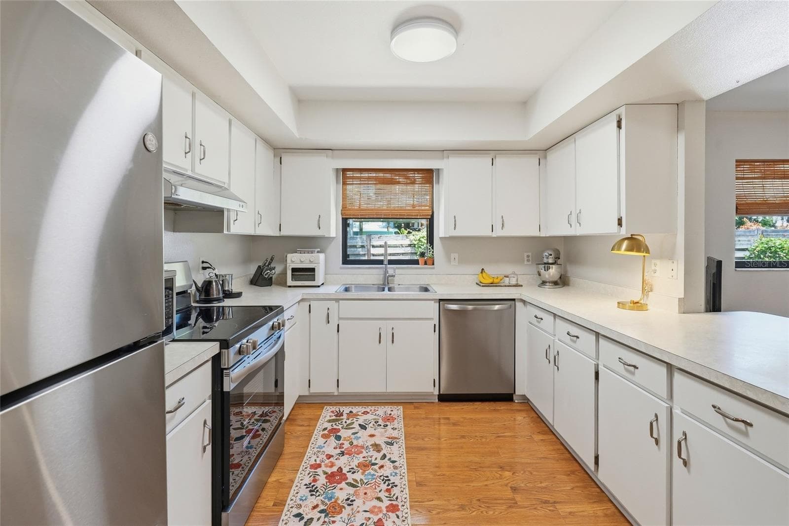 831 HIGHLAND STREET — photo 8 of 55
