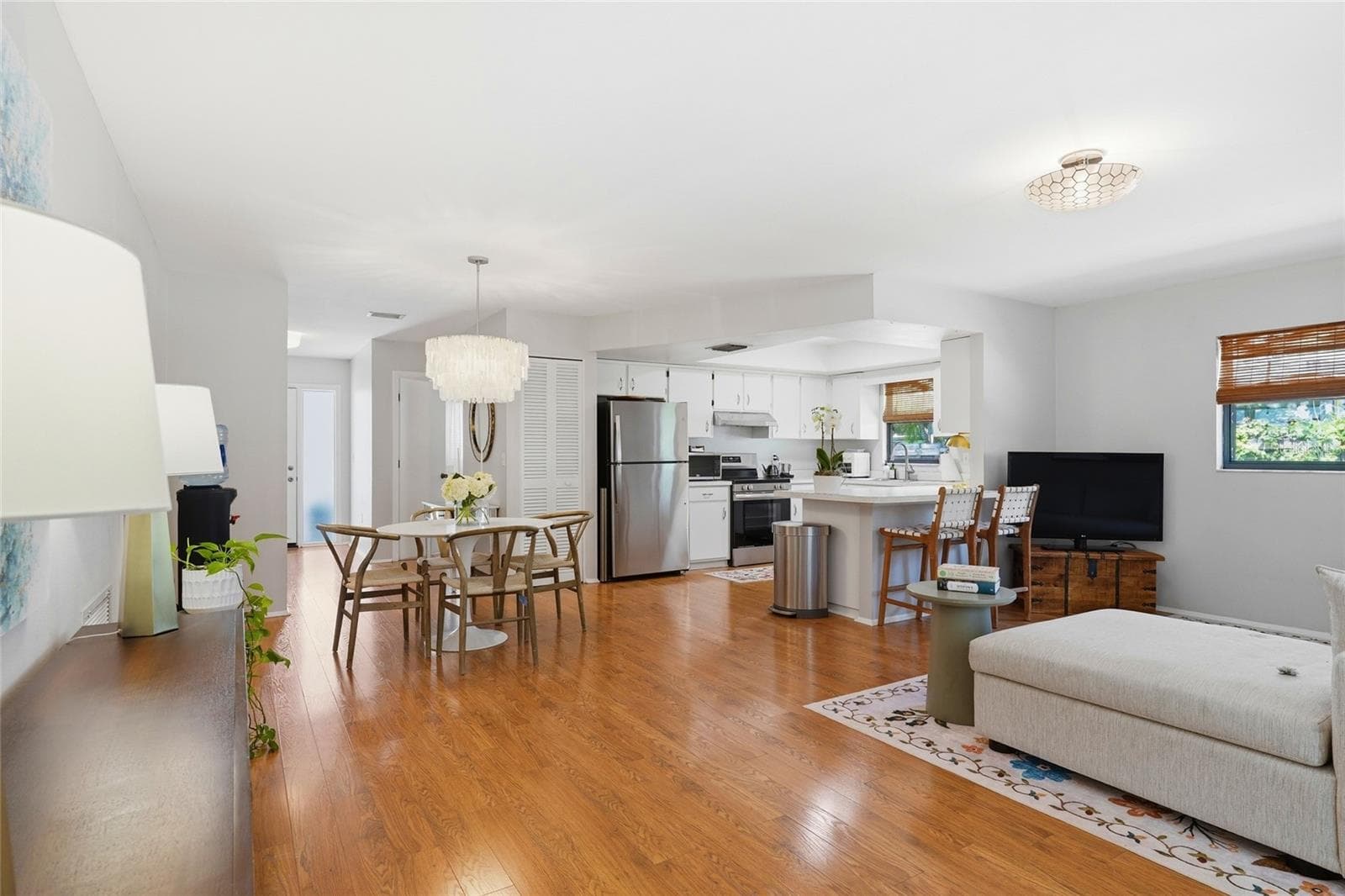 831 HIGHLAND STREET — photo 14 of 55