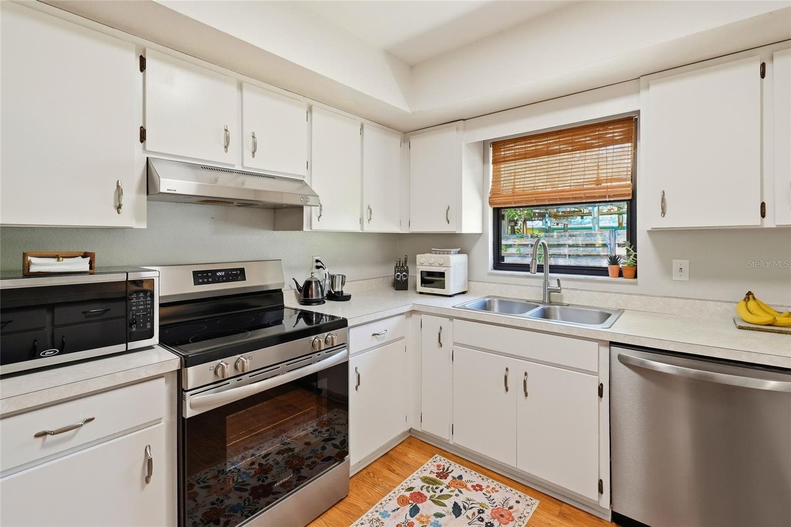 831 HIGHLAND STREET — photo 9 of 55