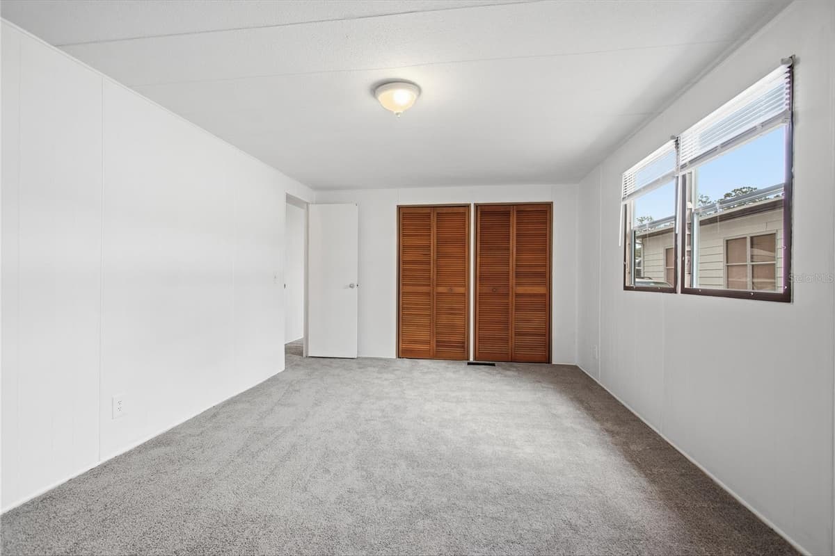 110 MAPLE DRIVE — photo 18 of 40