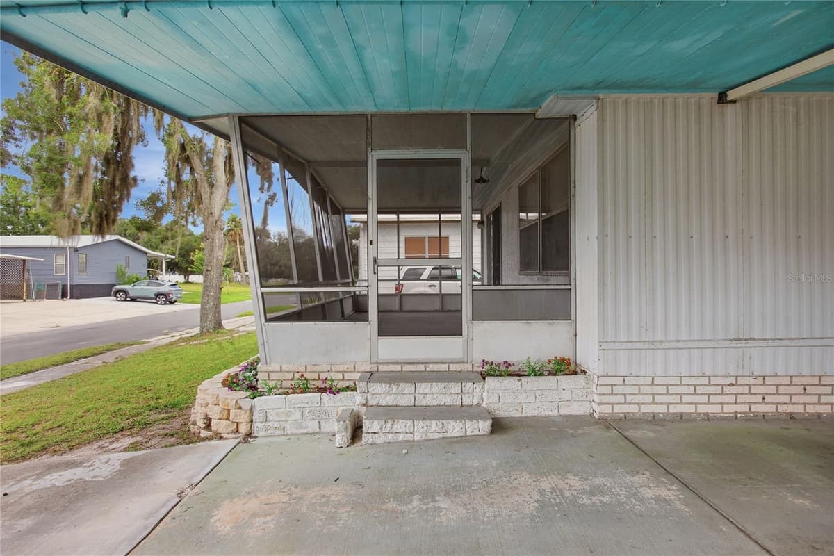 110 MAPLE DRIVE — photo 4 of 40