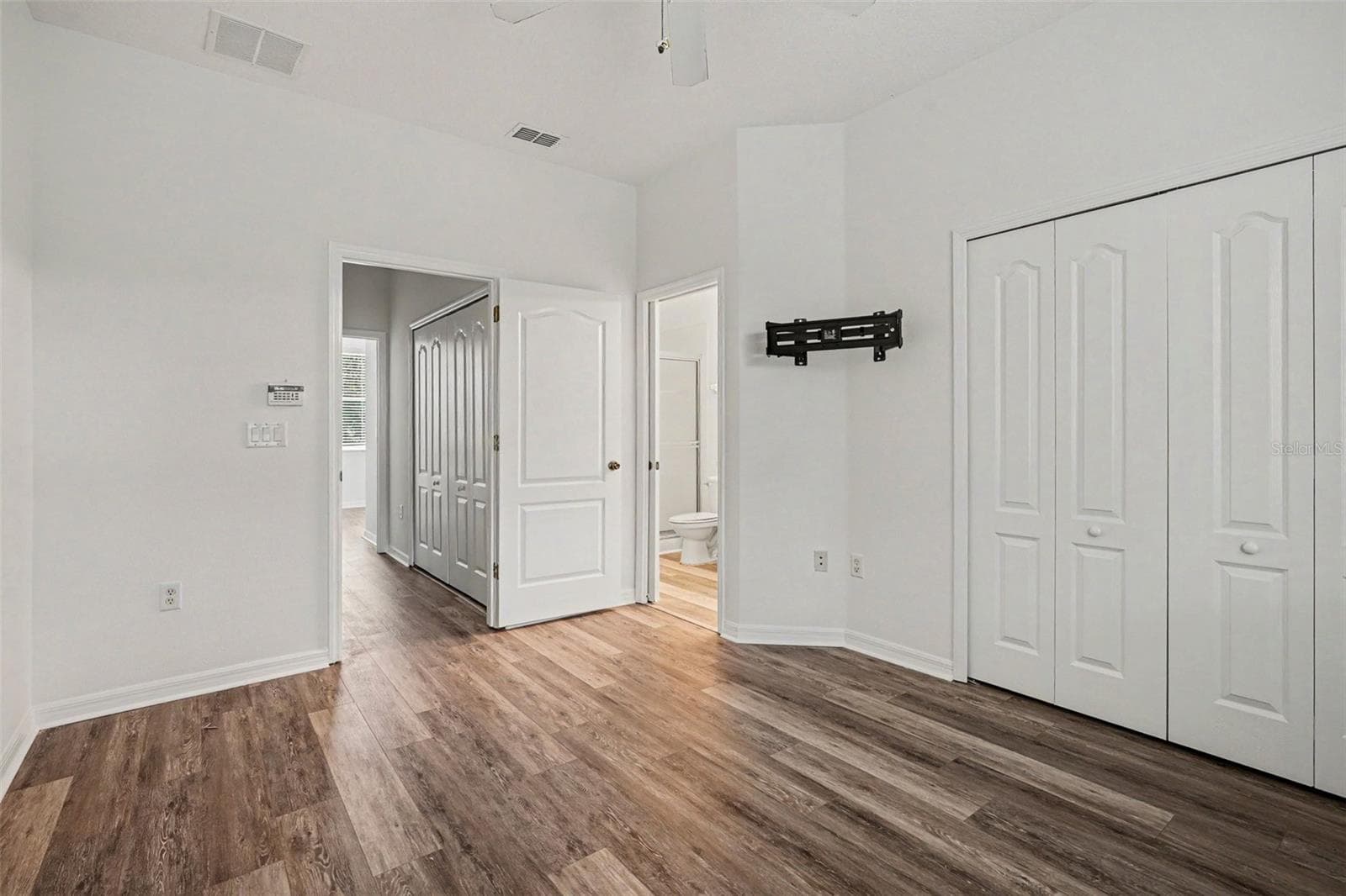146 WEYMOUTH WAY — photo 8 of 17