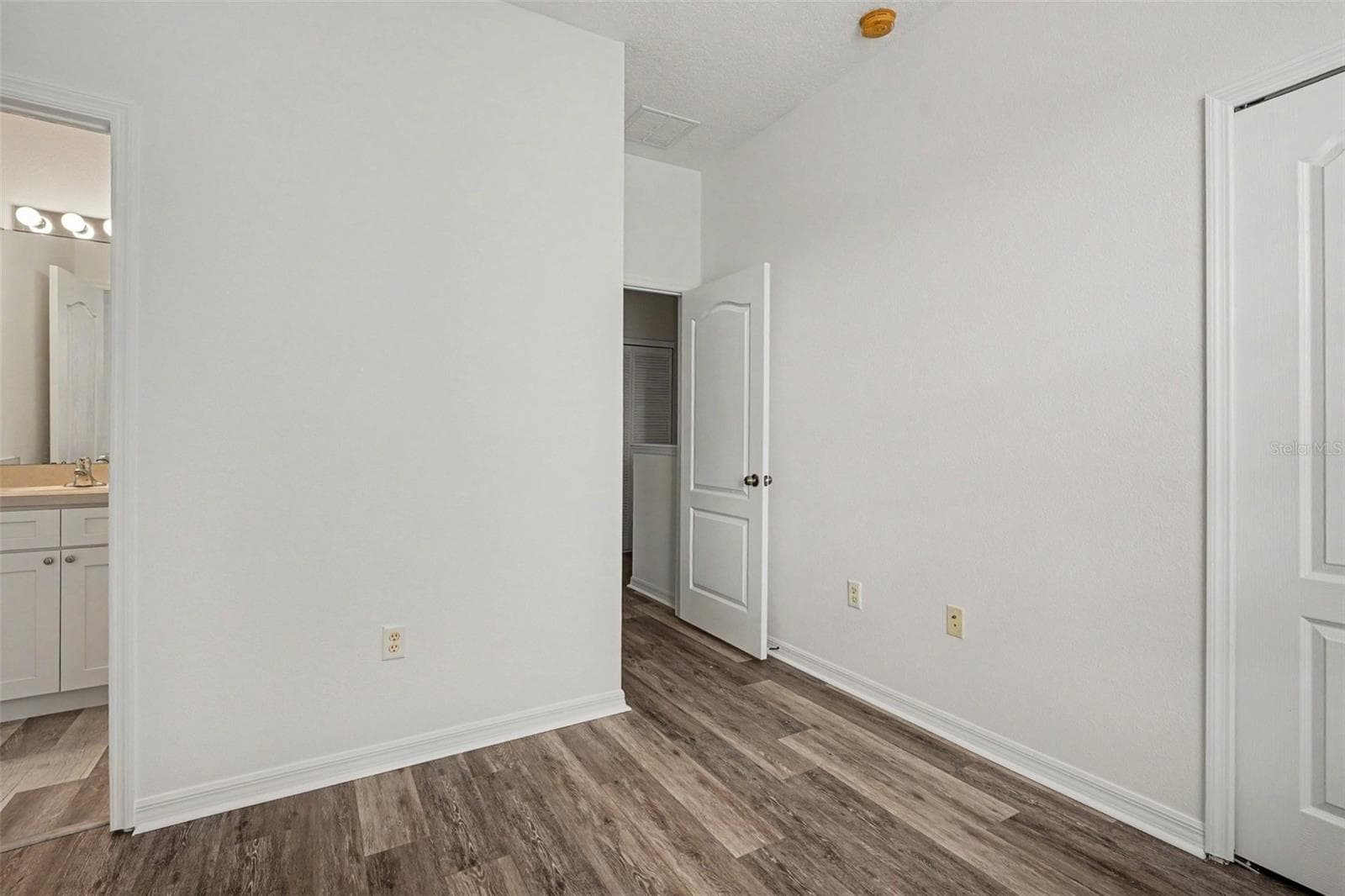 146 WEYMOUTH WAY — photo 9 of 17