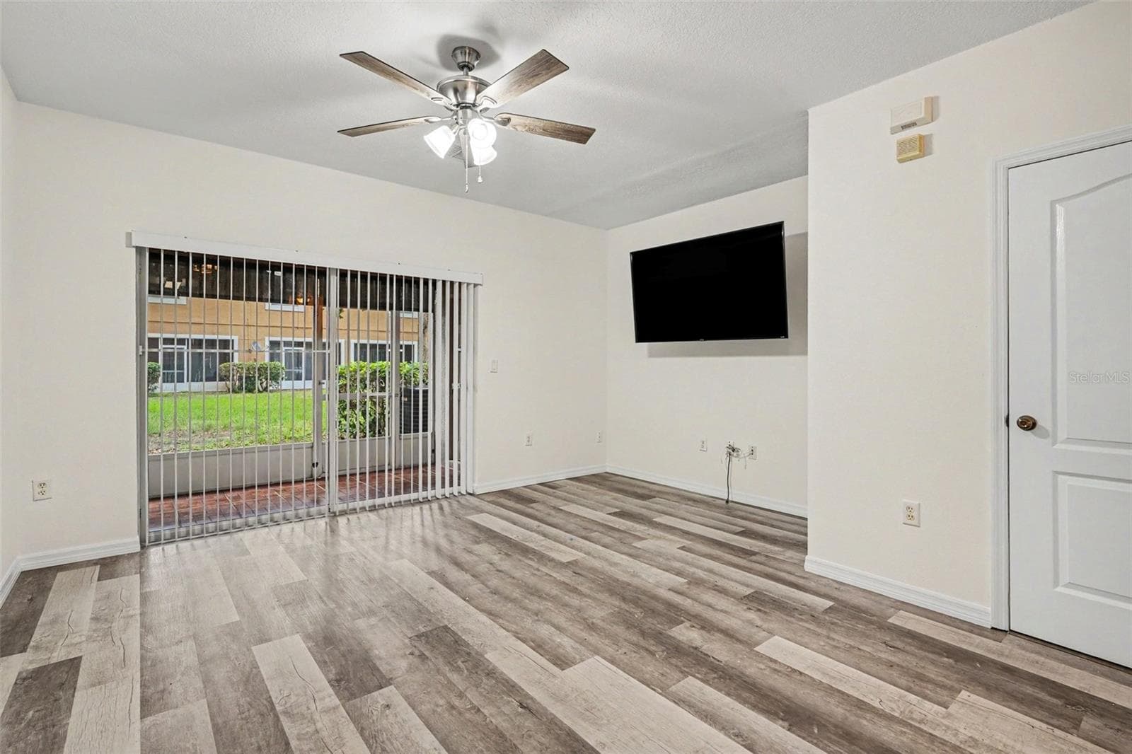 146 WEYMOUTH WAY — photo 6 of 17