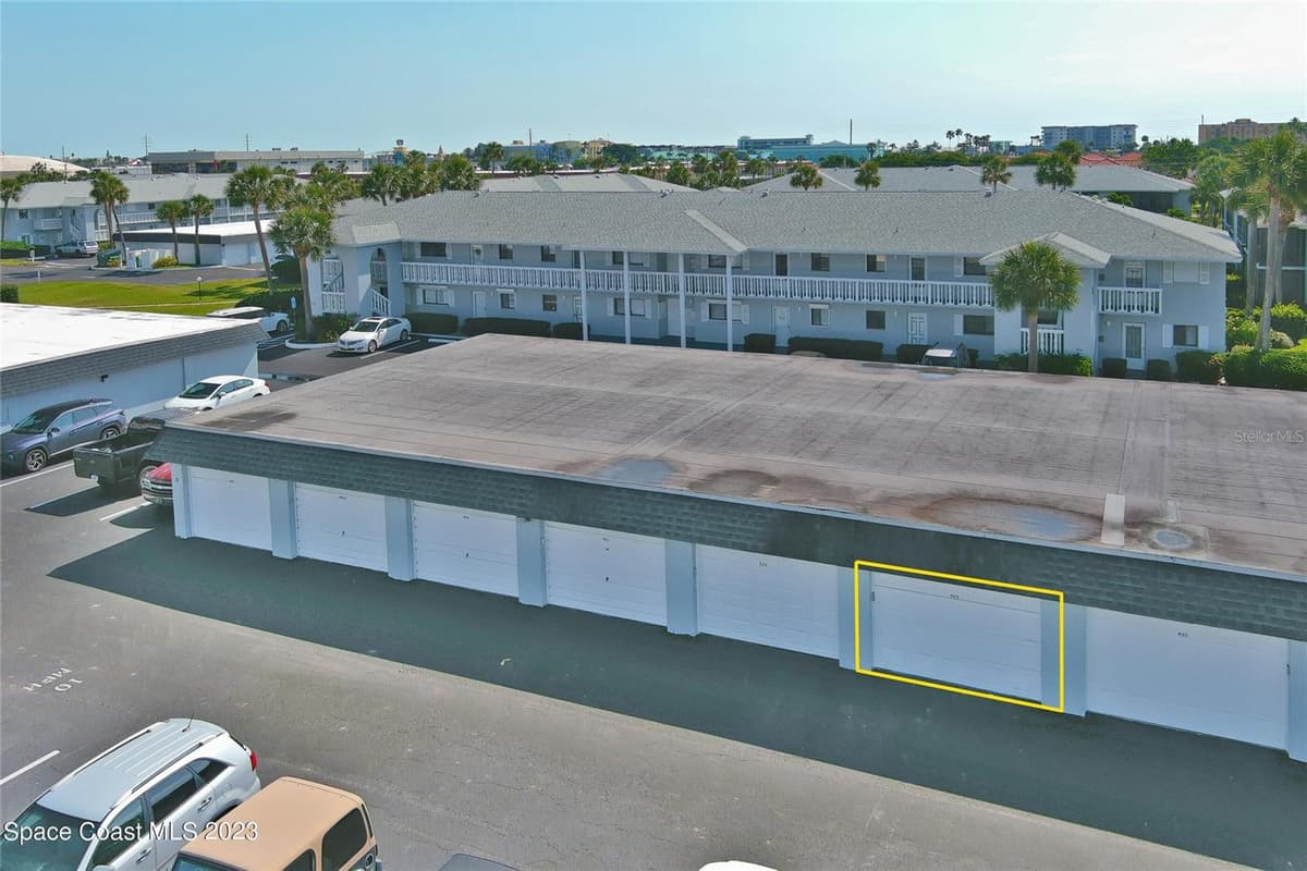 3799 BANANA RIVER BOULEVARD — photo 31 of 33