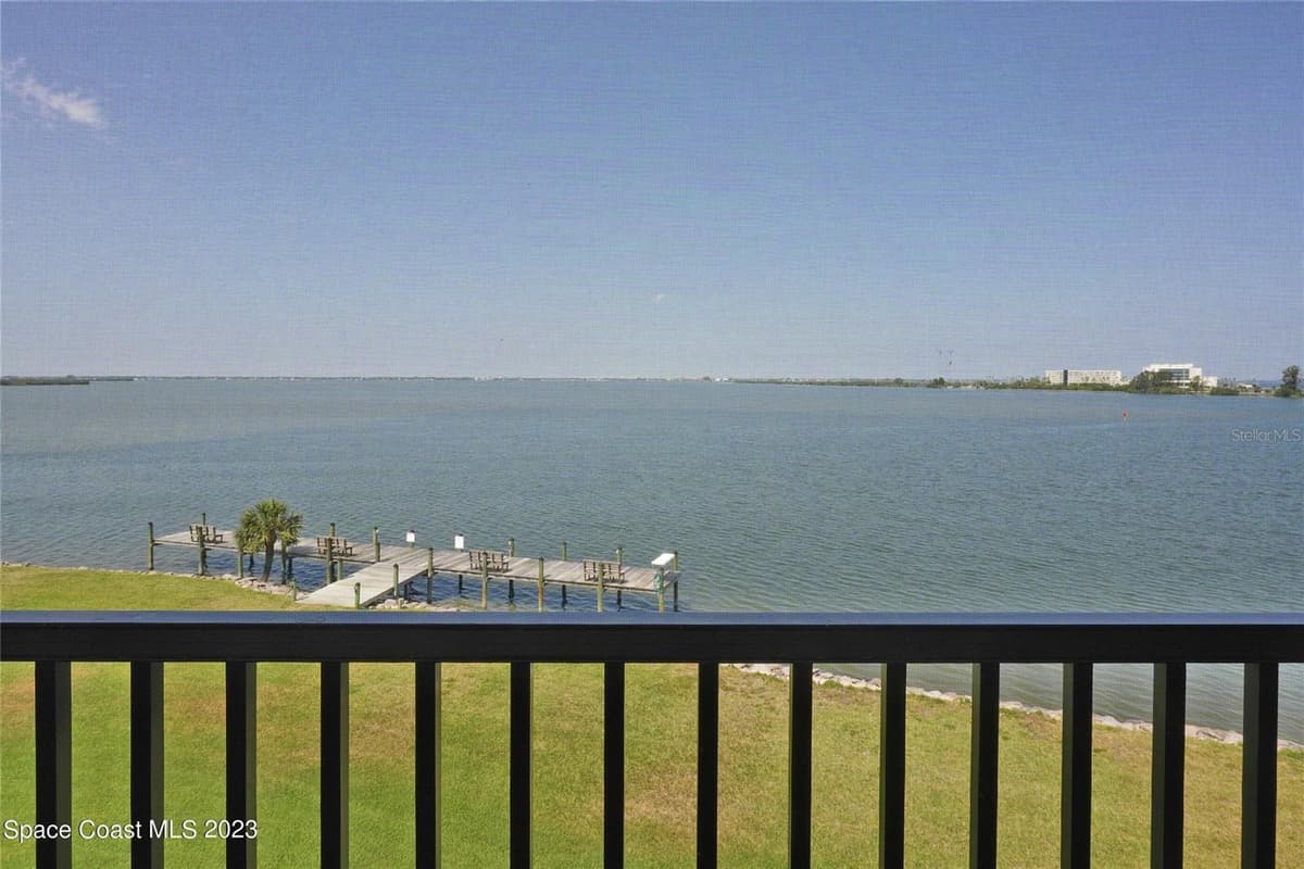 3799 BANANA RIVER BOULEVARD — photo 17 of 33