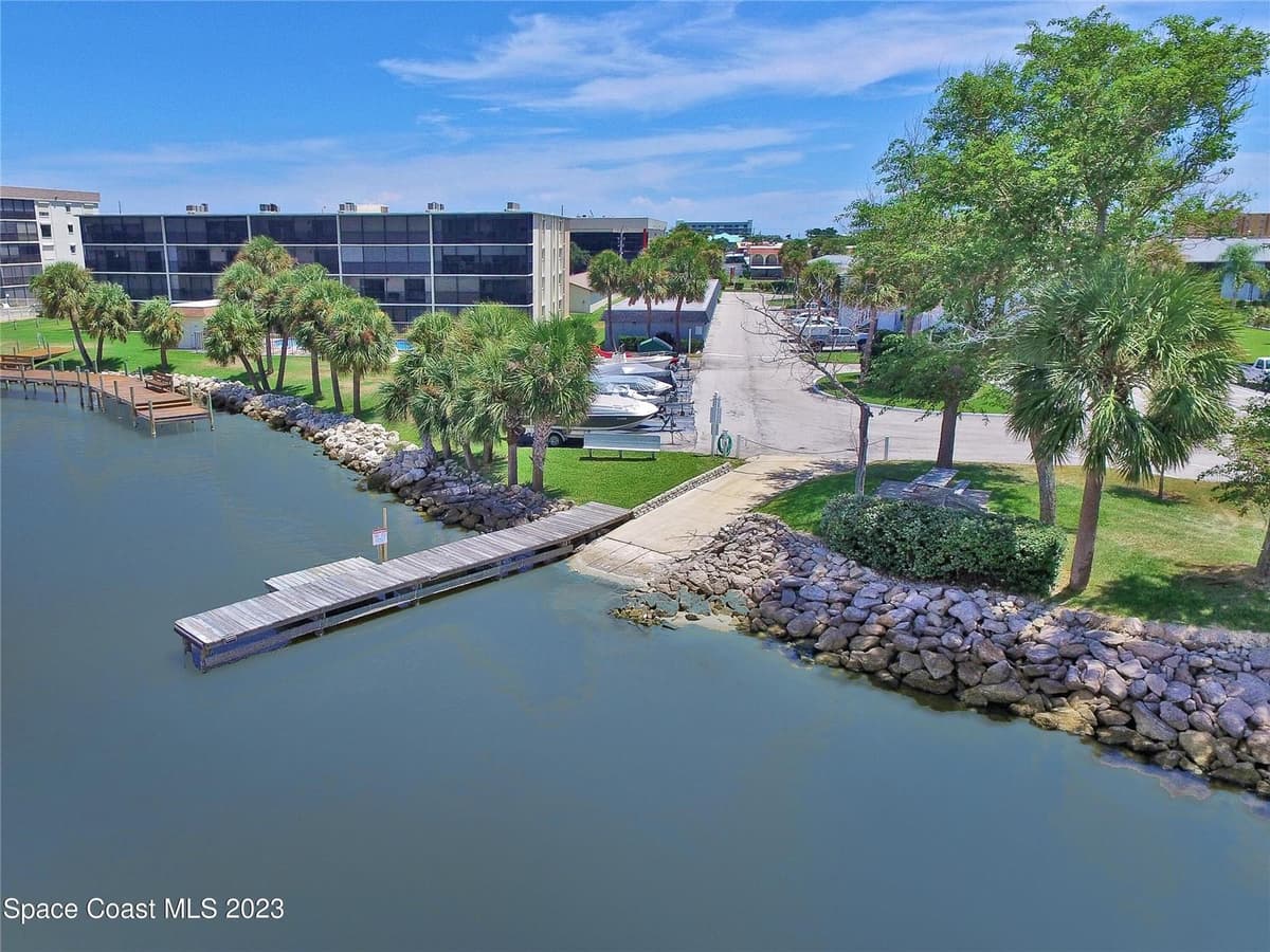 3799 BANANA RIVER BOULEVARD — photo 33 of 33