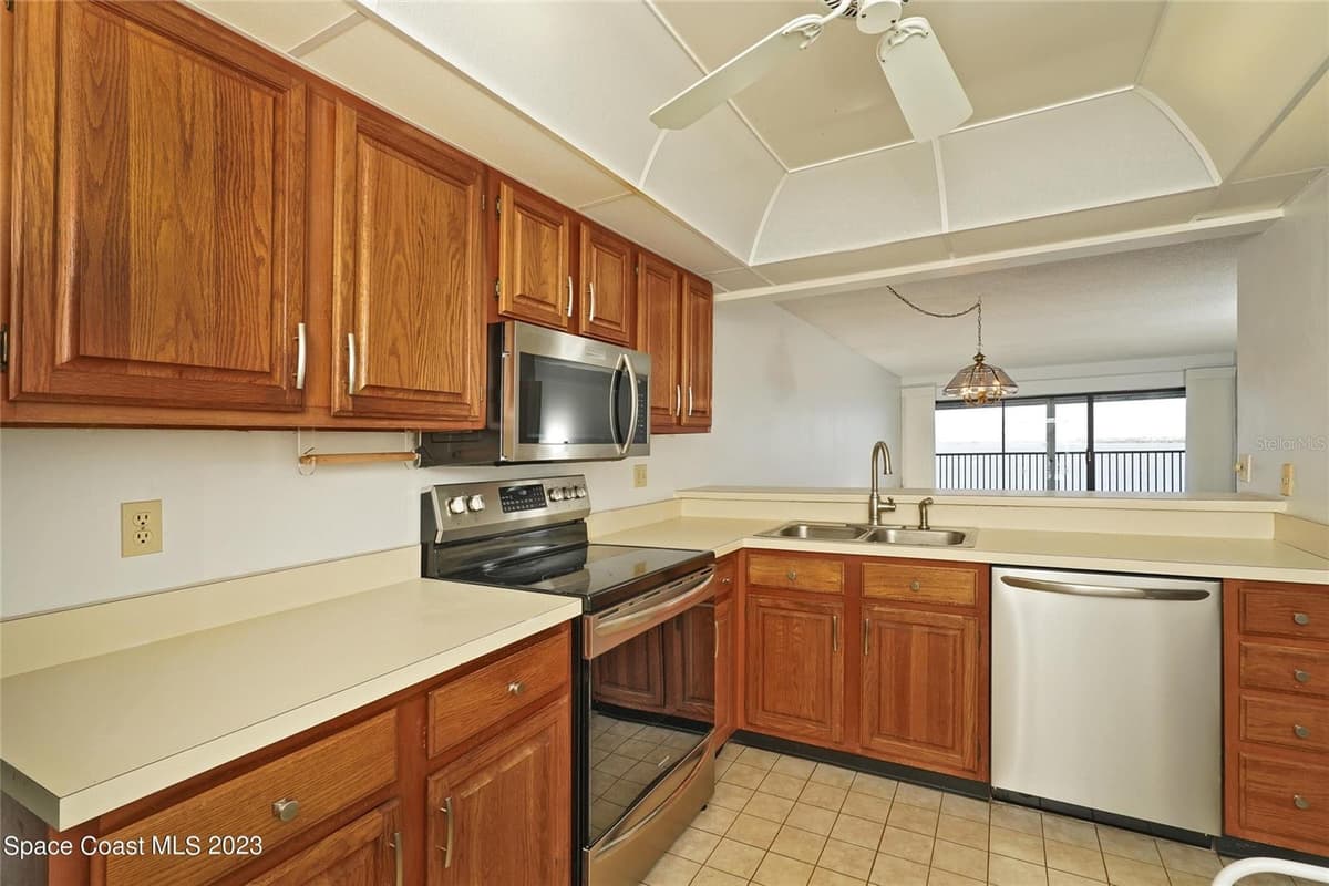 3799 BANANA RIVER BOULEVARD — photo 7 of 33