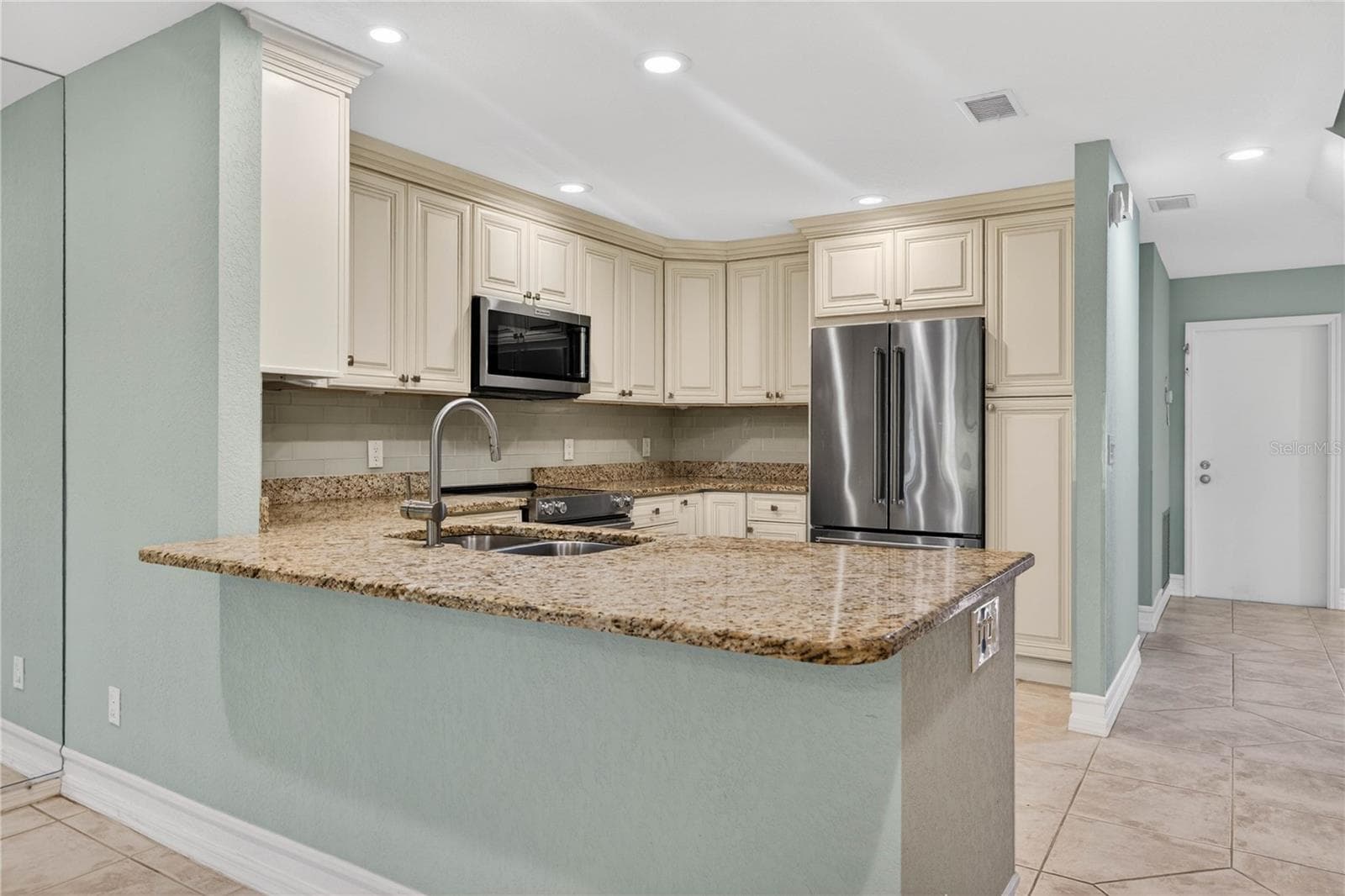 9050 PARK BOULEVARD — photo 14 of 35