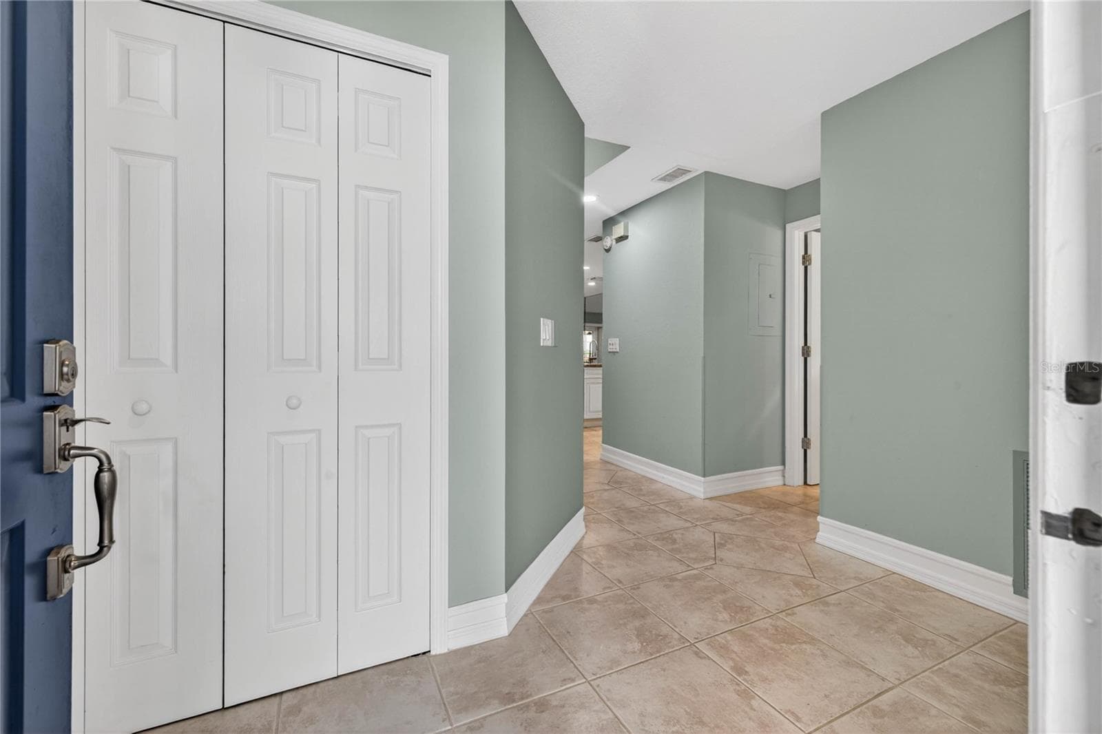 9050 PARK BOULEVARD — photo 4 of 35