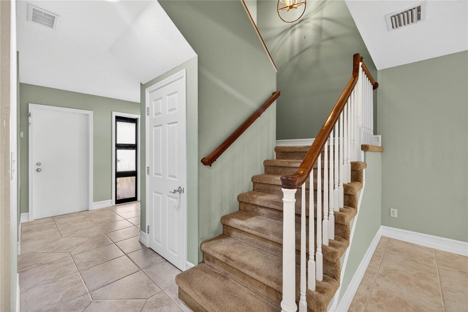 9050 PARK BOULEVARD — photo 16 of 35