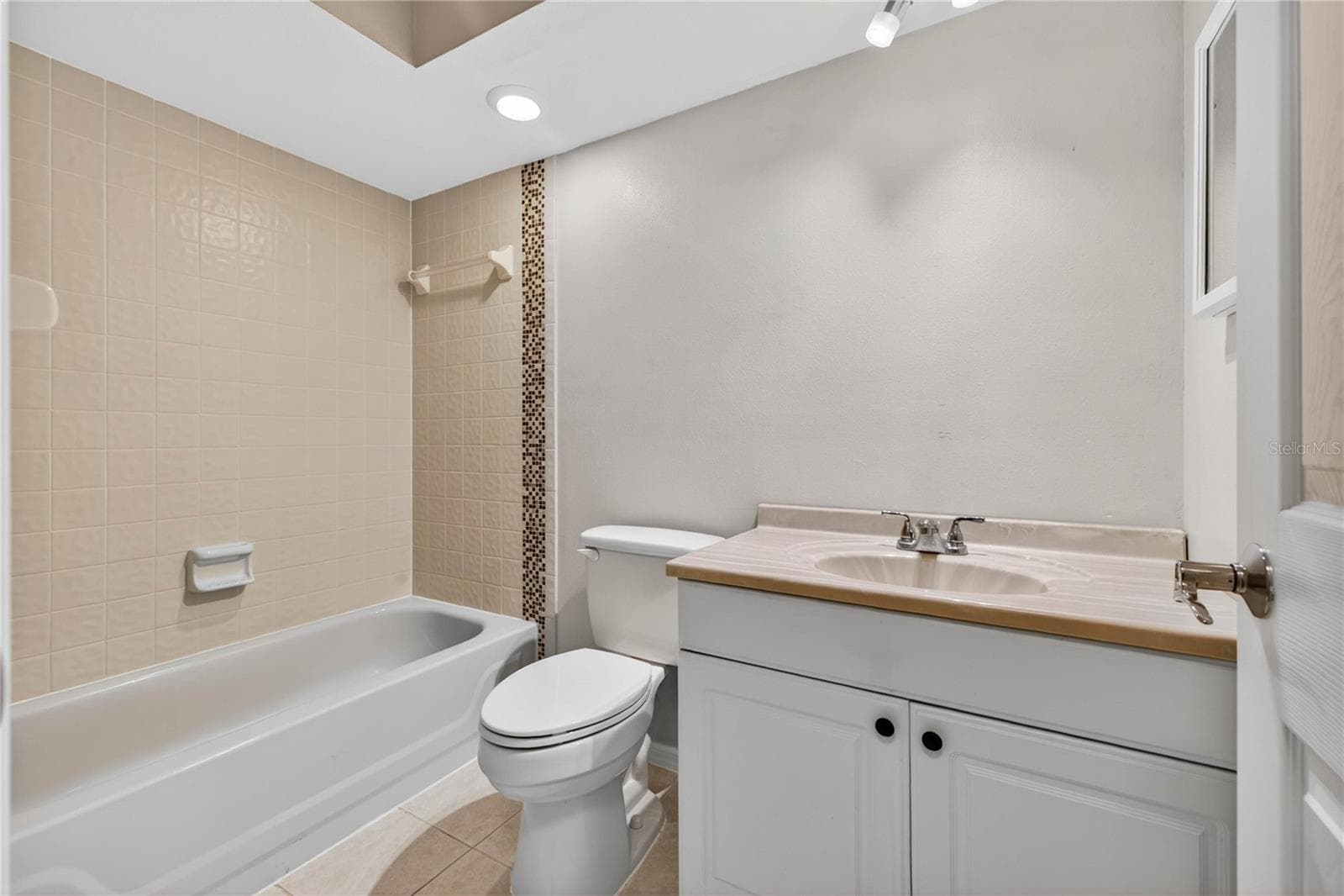 9050 PARK BOULEVARD — photo 27 of 35