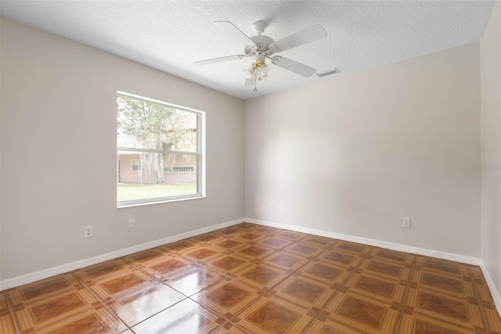 22 IBIS COURT — photo 42 of 77