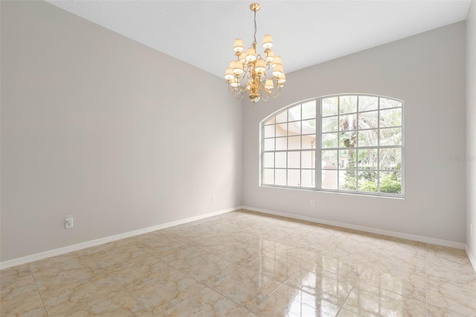 22 IBIS COURT — photo 10 of 77
