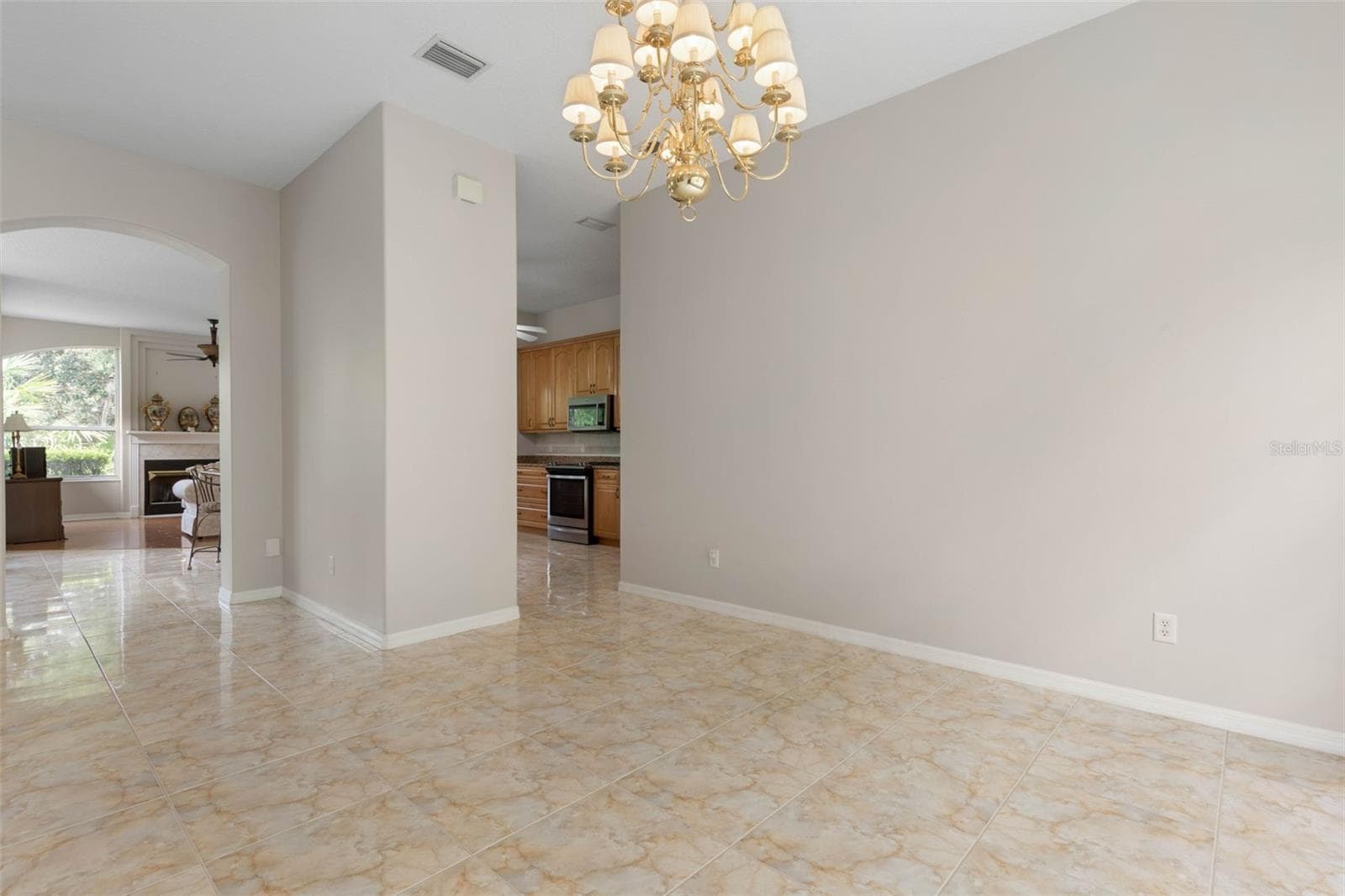 22 IBIS COURT — photo 13 of 77