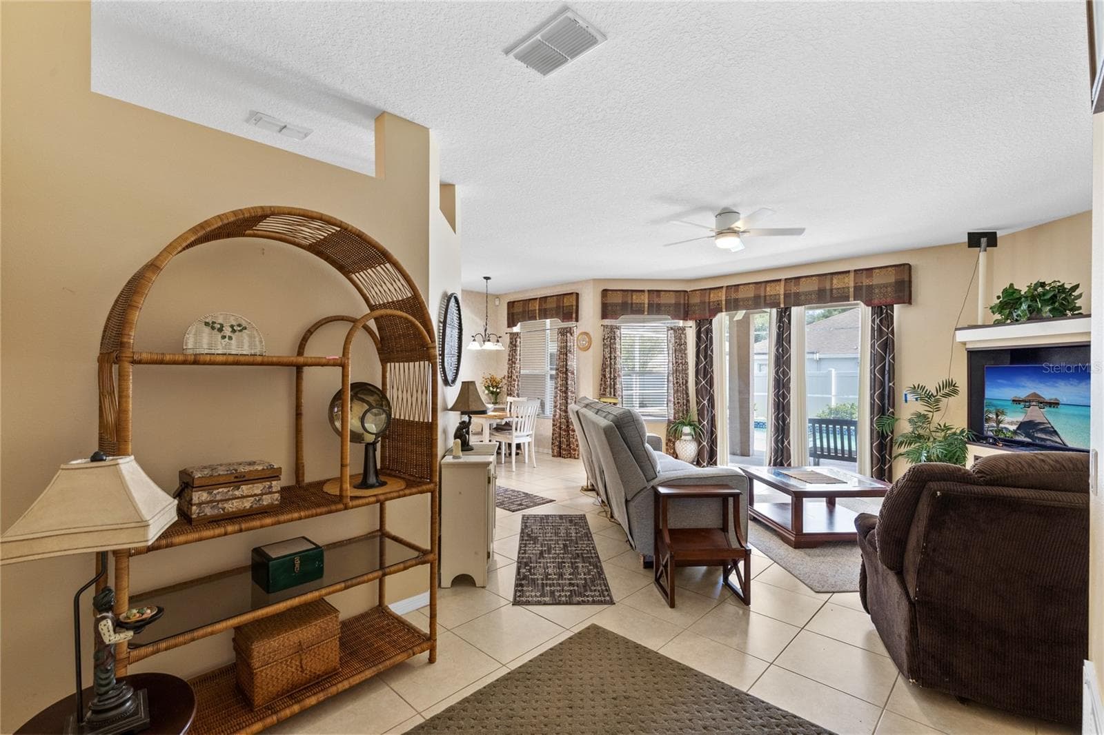 3670 HALF MOON DRIVE — photo 7 of 34
