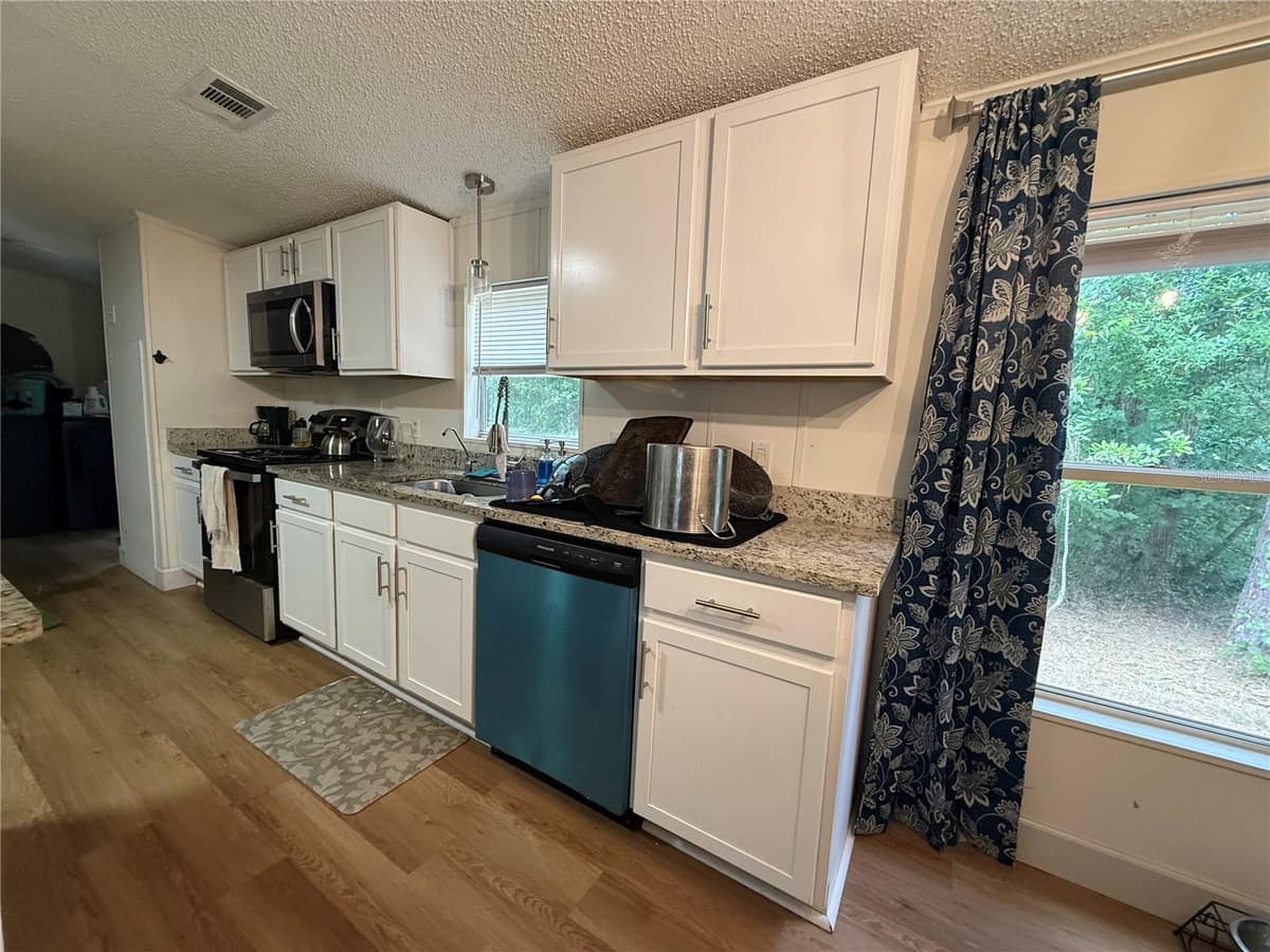 10225 WEATHERBY AVENUE — photo 16 of 32