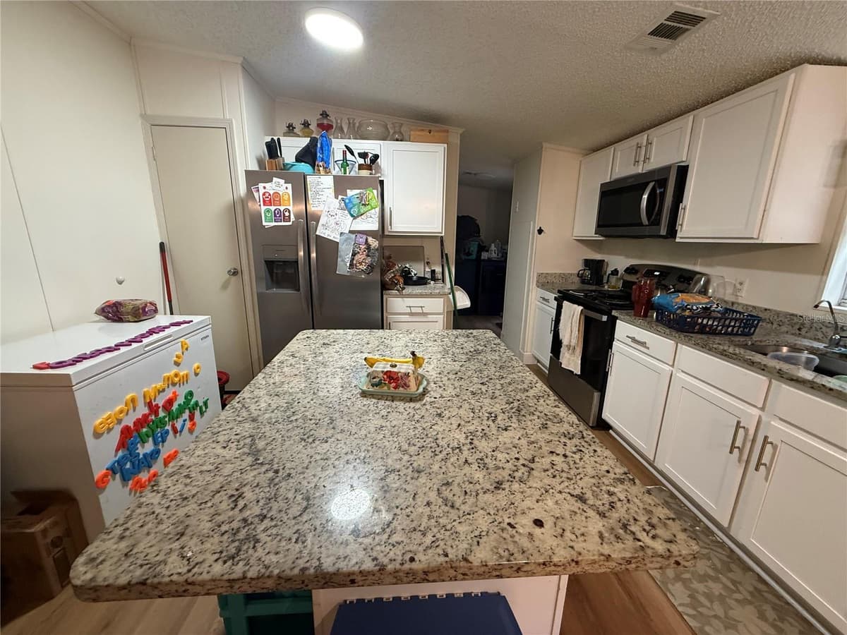 10225 WEATHERBY AVENUE — photo 17 of 32