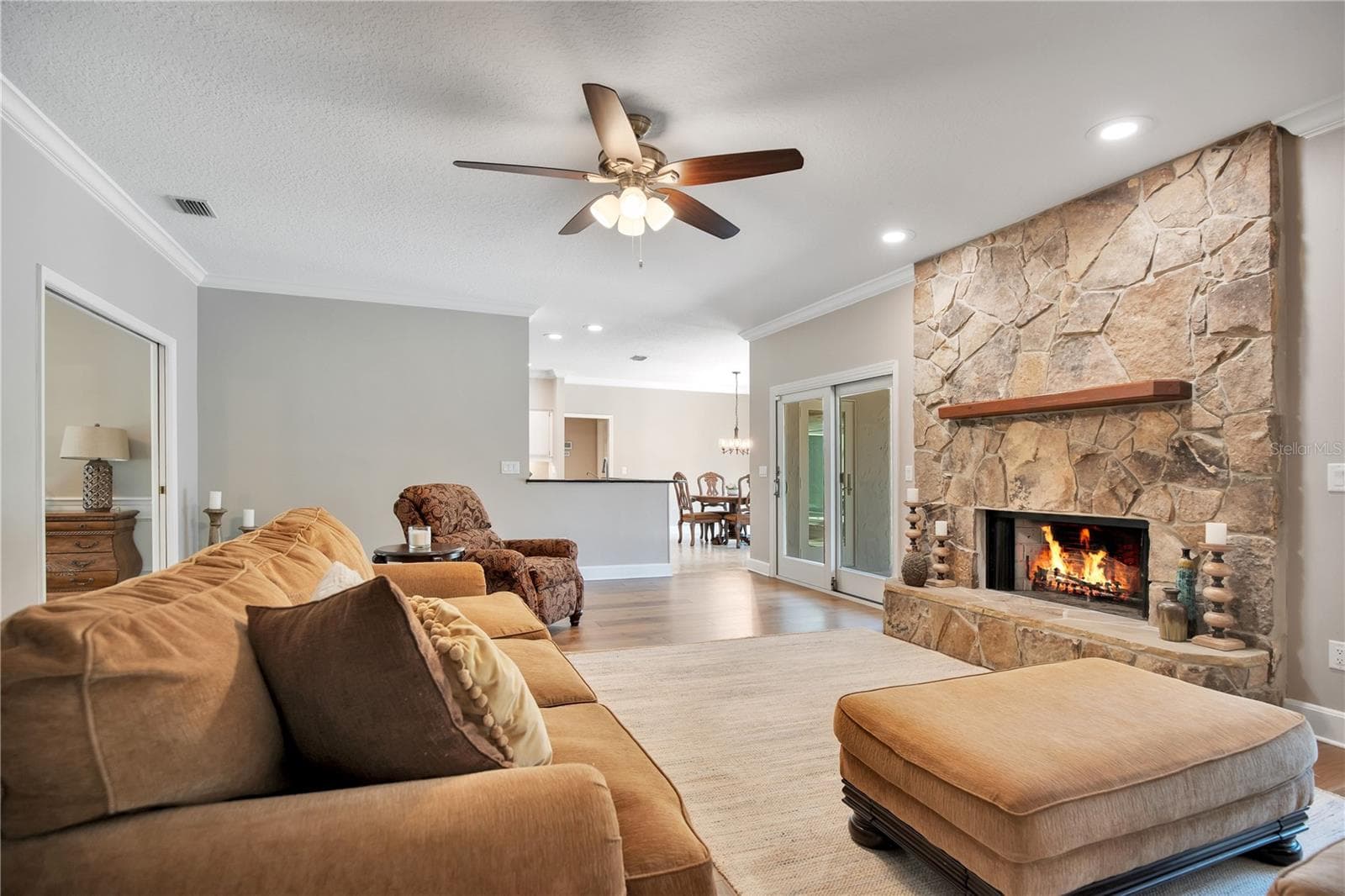 8368 RAMBLING RIVER DRIVE — photo 8 of 41