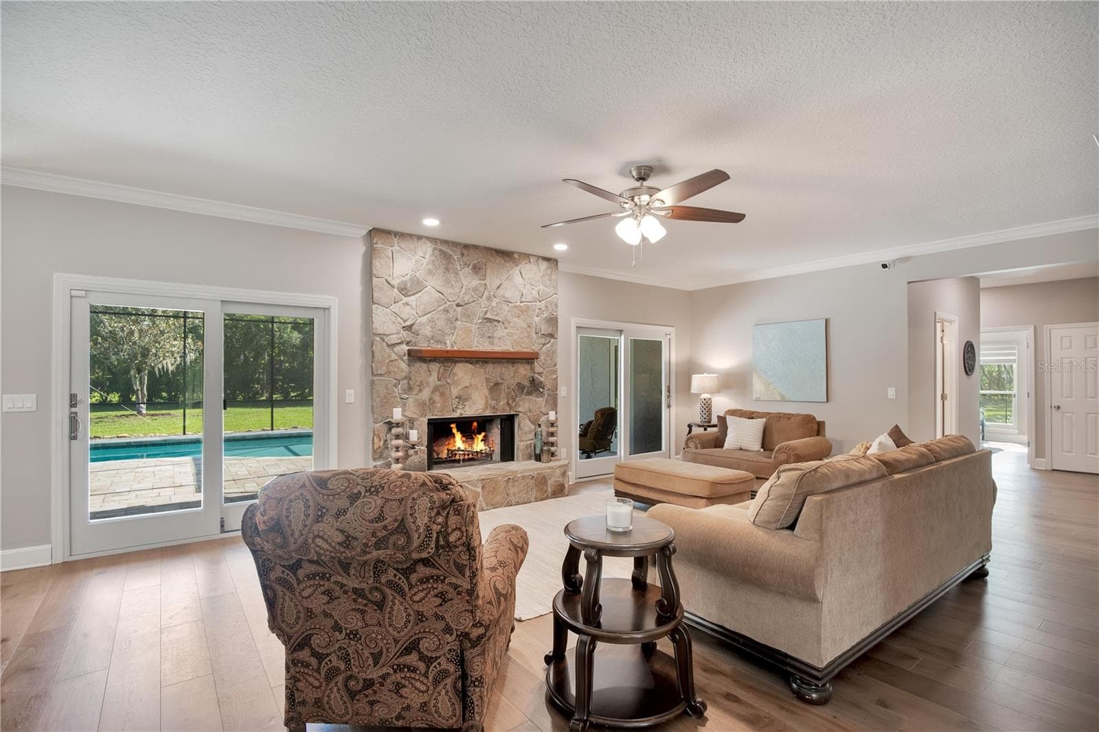 8368 RAMBLING RIVER DRIVE — photo 6 of 41