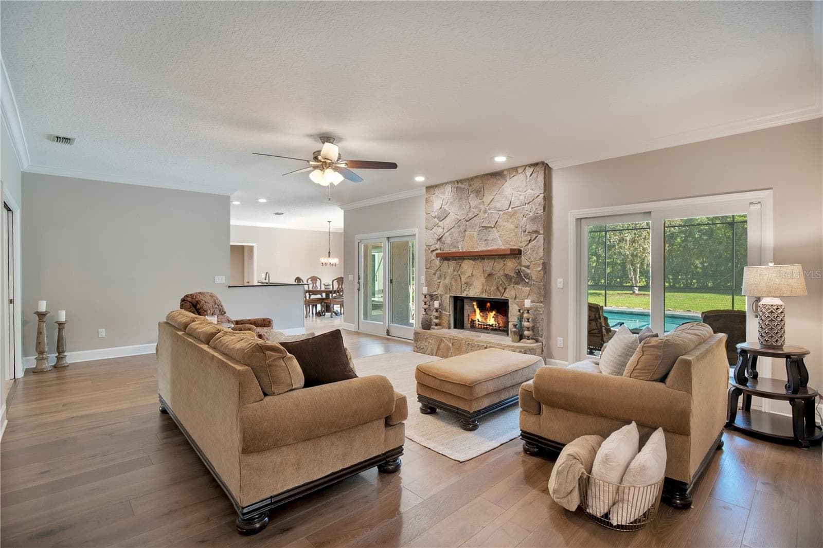 8368 RAMBLING RIVER DRIVE — photo 7 of 41