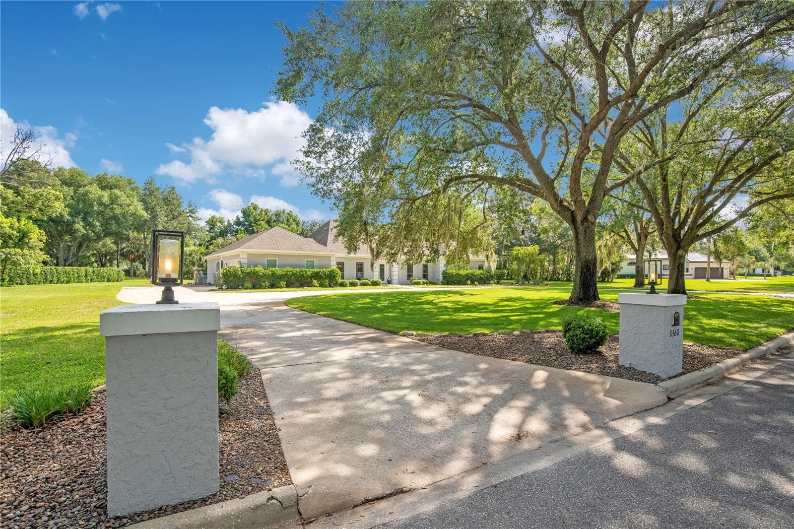 8368 RAMBLING RIVER DRIVE — photo 3 of 41