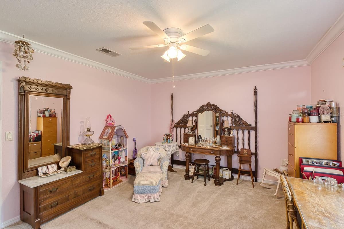 900 CITRUS AVENUE — photo 35 of 69