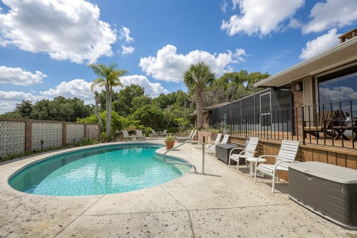 900 CITRUS AVENUE — photo 46 of 69