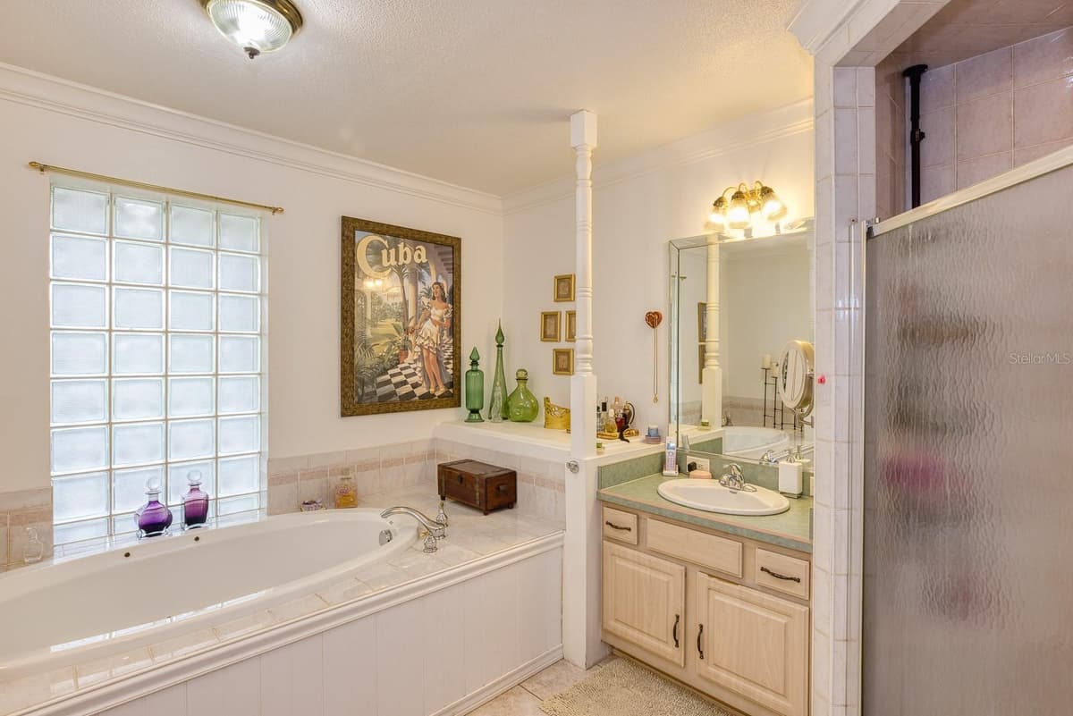 900 CITRUS AVENUE — photo 26 of 69
