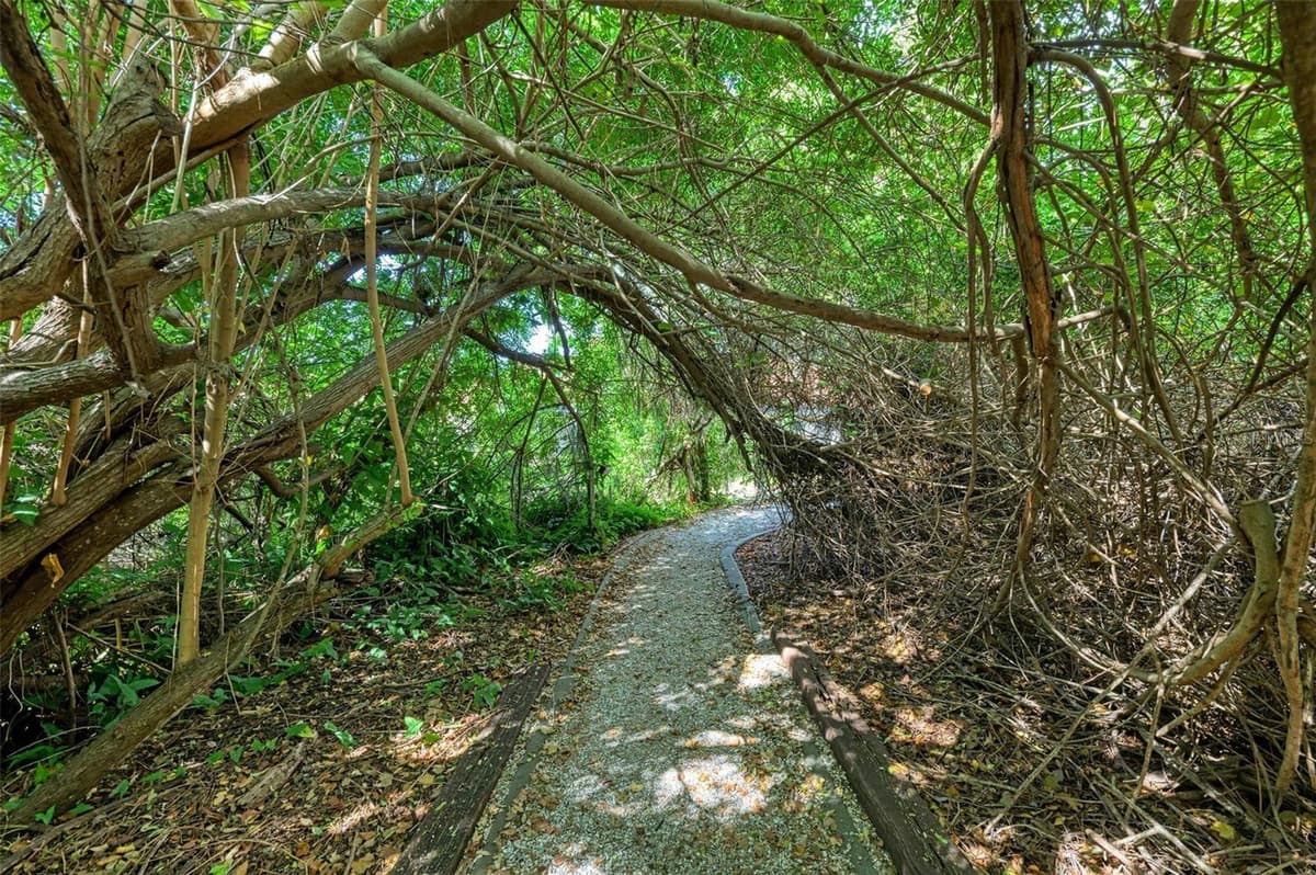 110 WOODLAND PLACE — photo 46 of 50