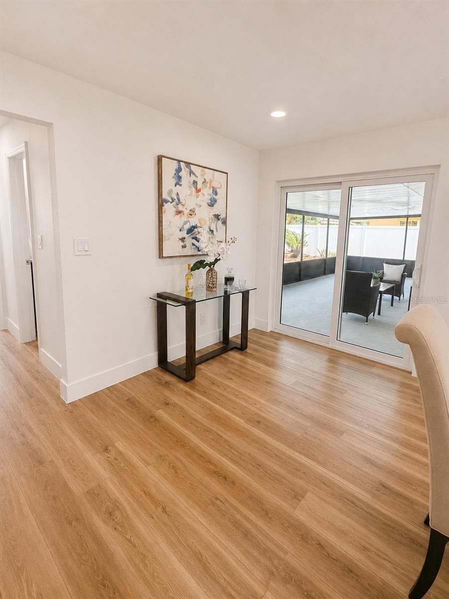 275 RANGER BOULEVARD — photo 13 of 32