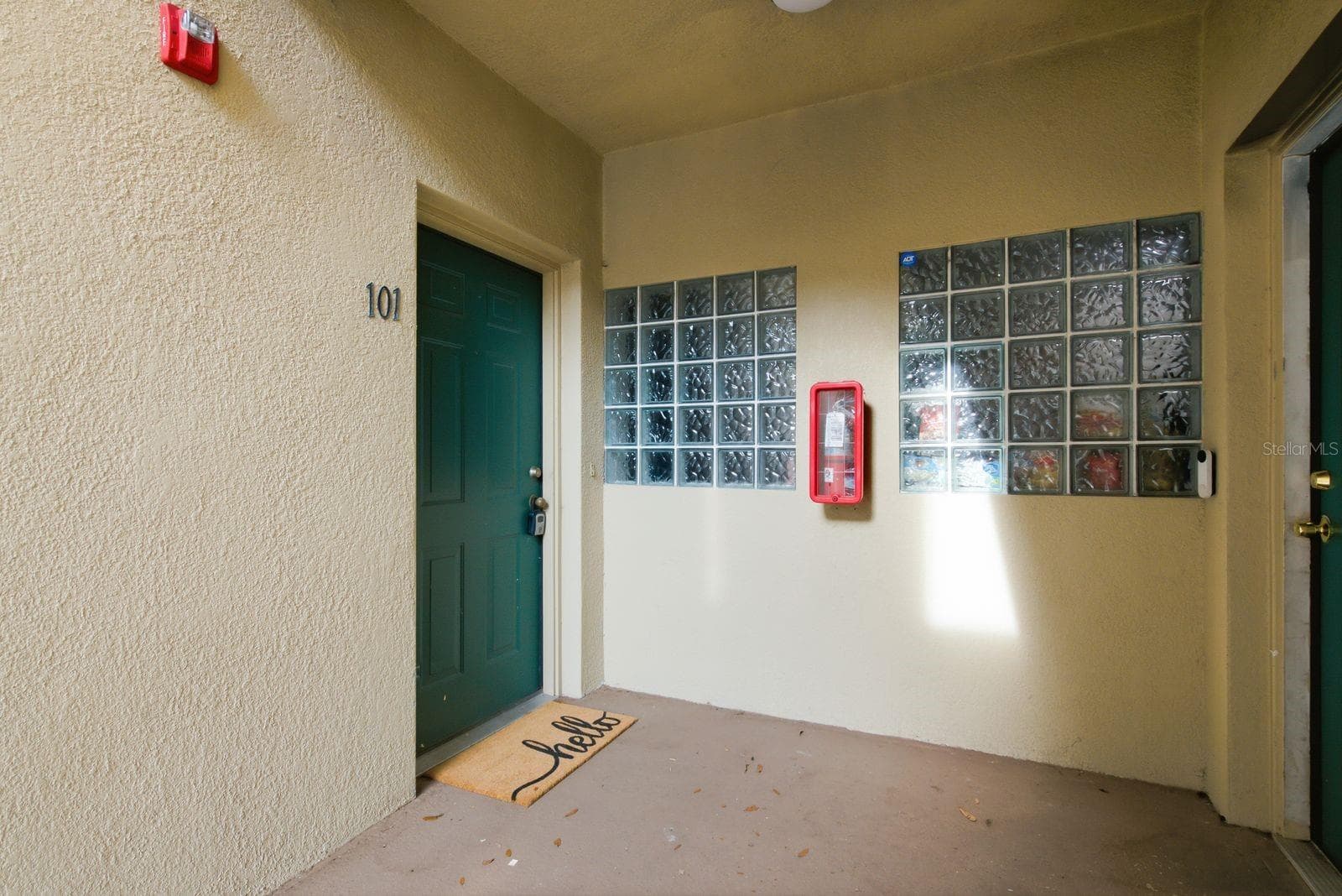 6004 PORTSDALE PLACE — photo 3 of 35