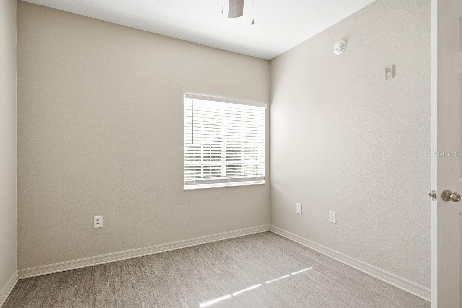 6004 PORTSDALE PLACE — photo 25 of 35
