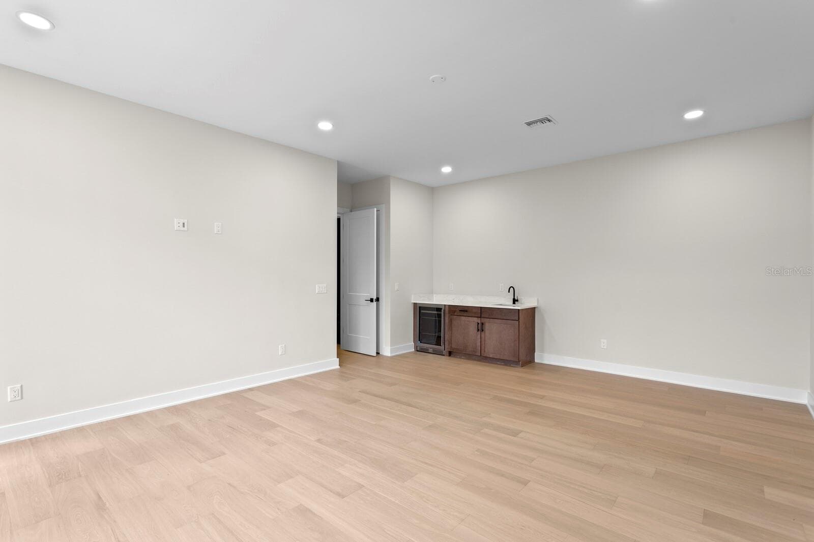 5021 LEONA STREET — photo 19 of 48