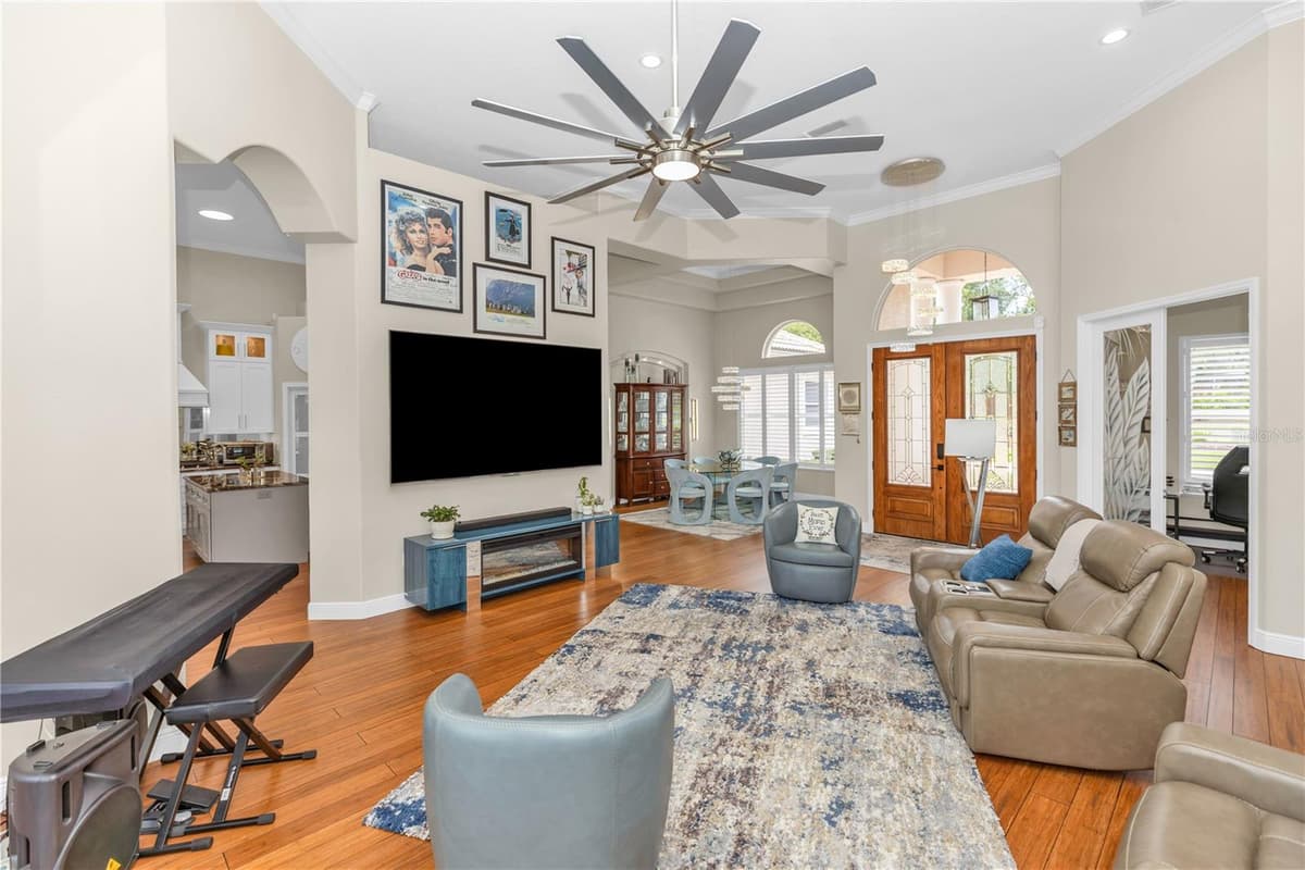 236 EAGLE ESTATES DRIVE — photo 10 of 62