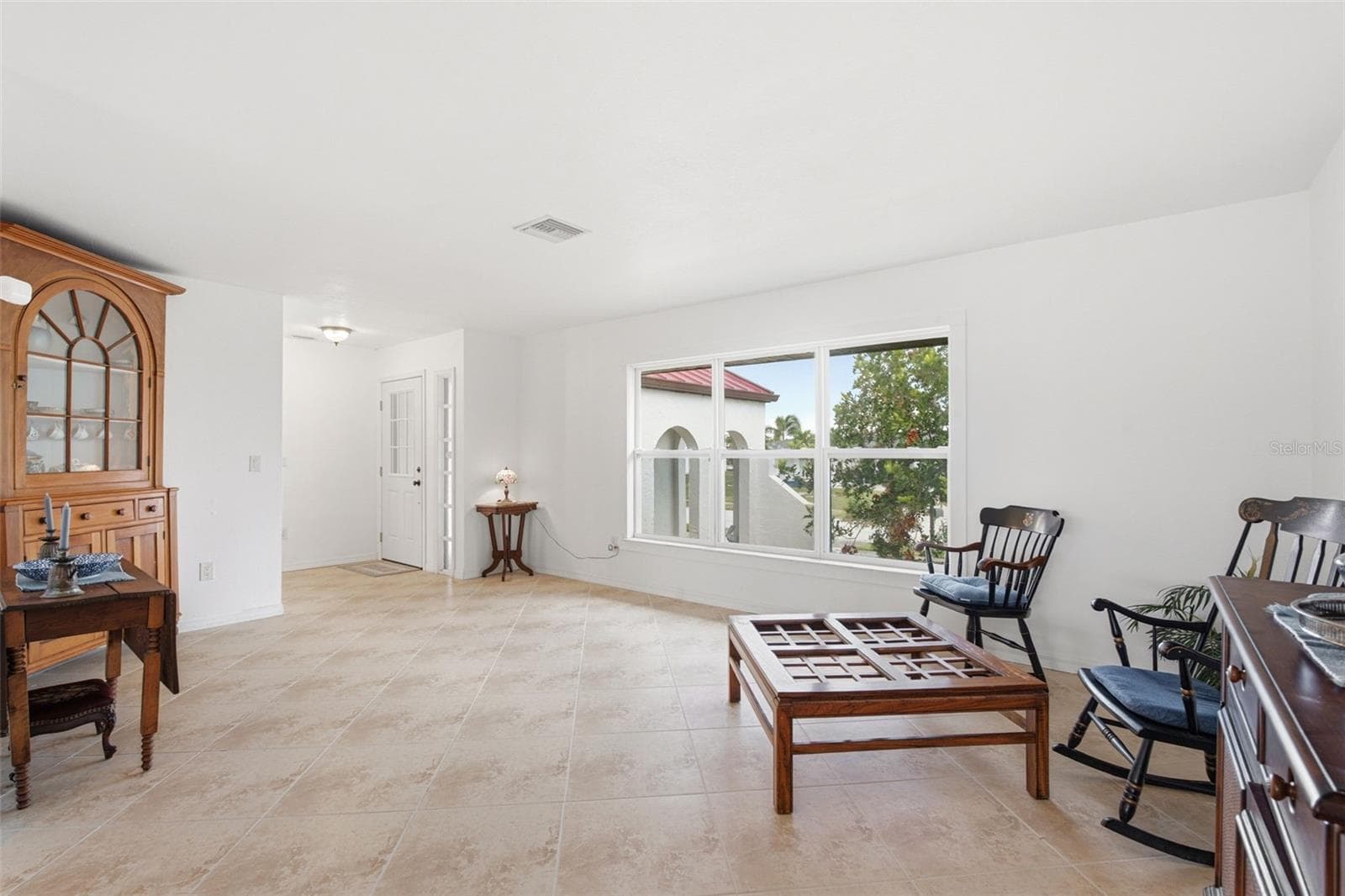235 TAIT TERRACE — photo 13 of 42