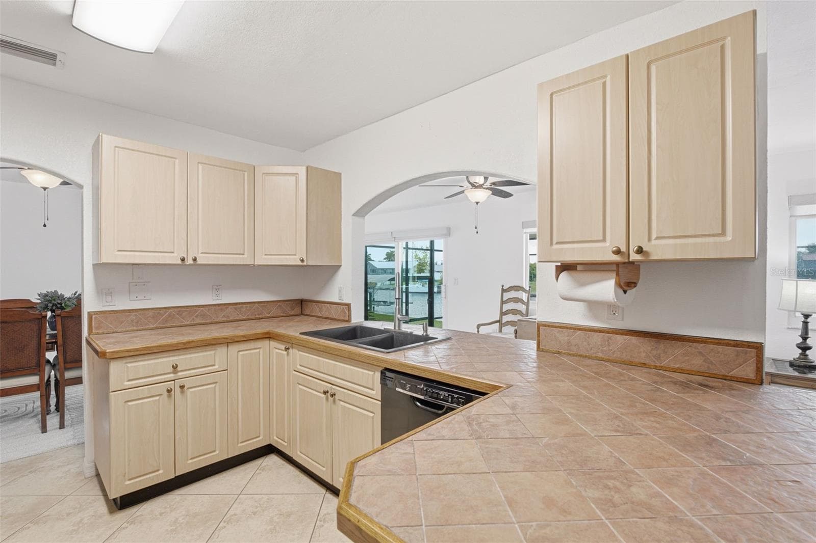 235 TAIT TERRACE — photo 4 of 42