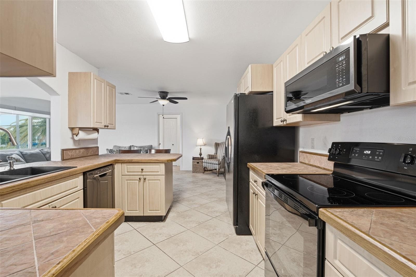 235 TAIT TERRACE — photo 14 of 42