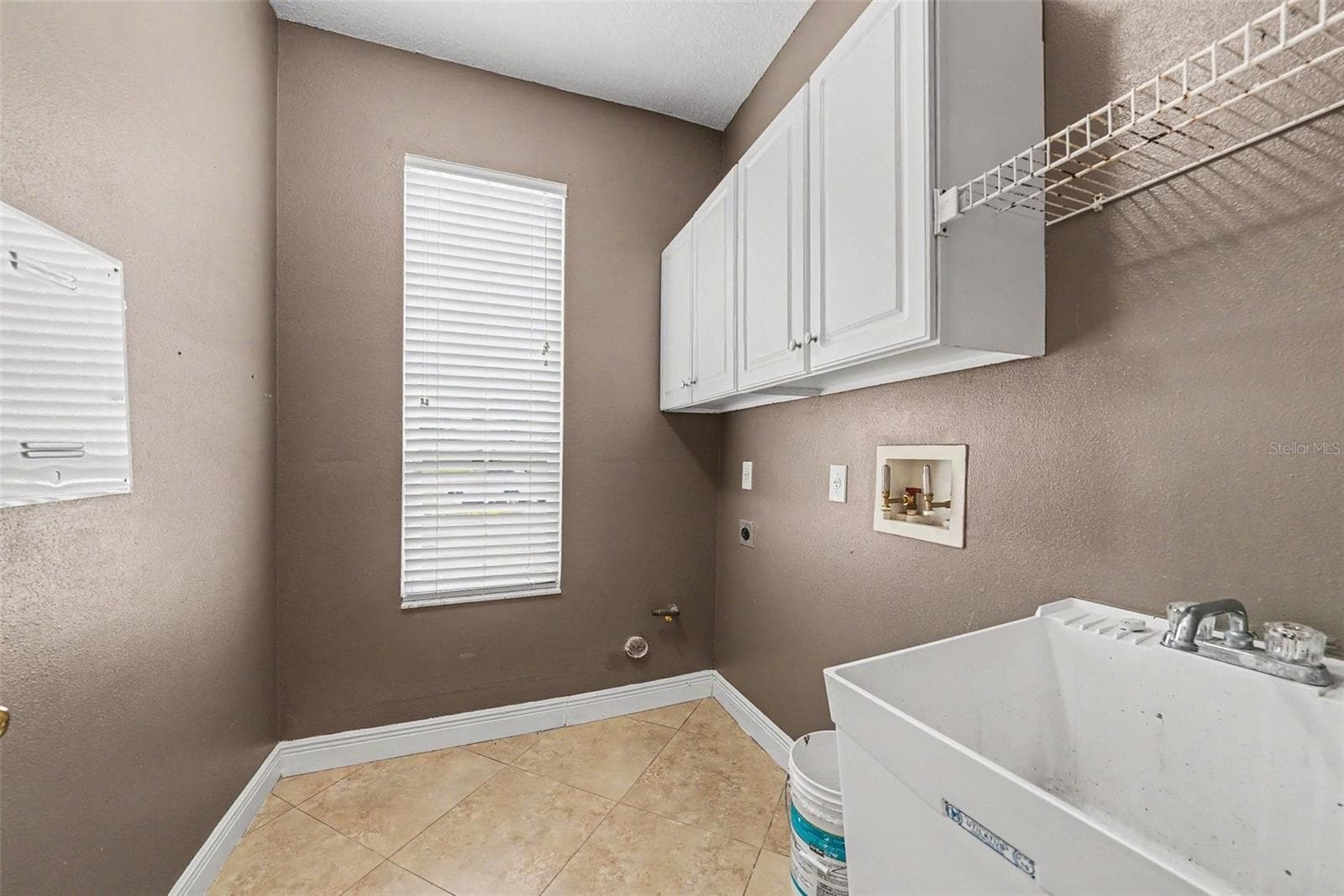 1724 WOODMARKER COURT — photo 32 of 35