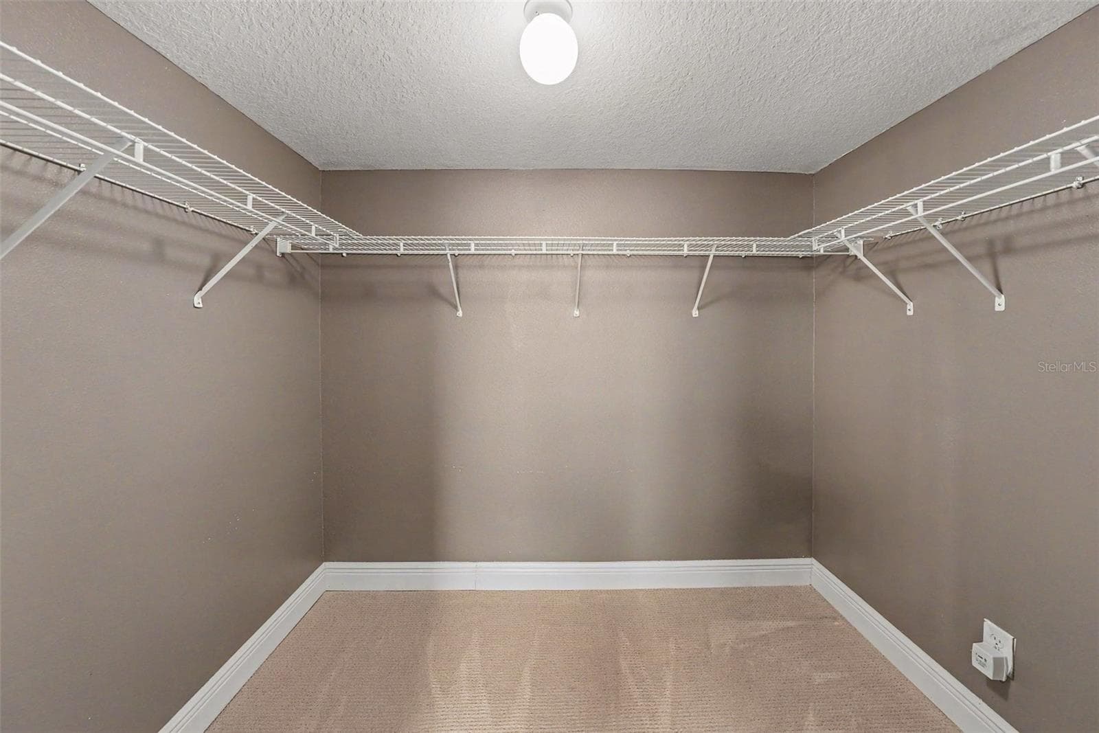 1724 WOODMARKER COURT — photo 31 of 35