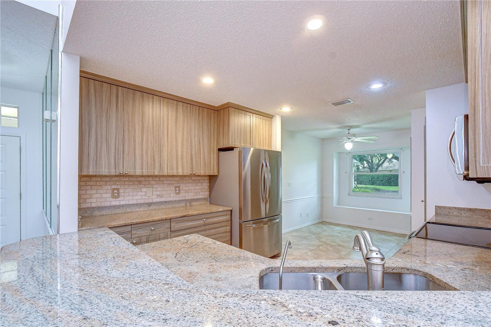 818 MCCALLISTER AVENUE — photo 5 of 28