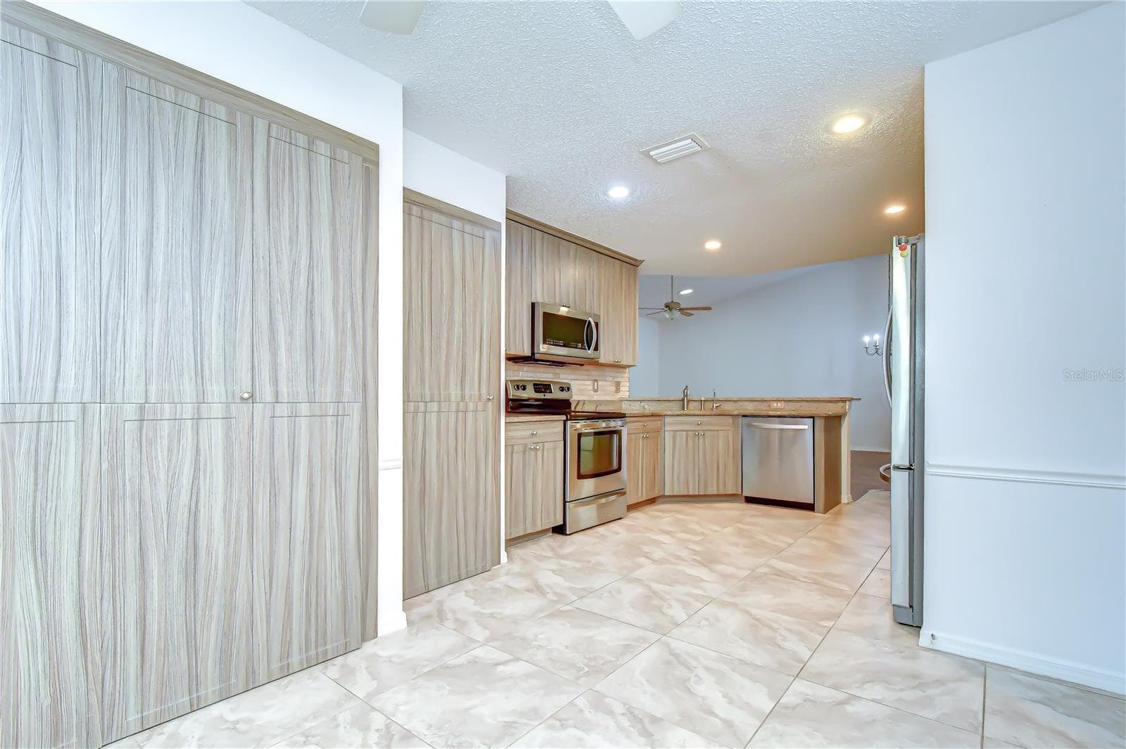 818 MCCALLISTER AVENUE — photo 7 of 28