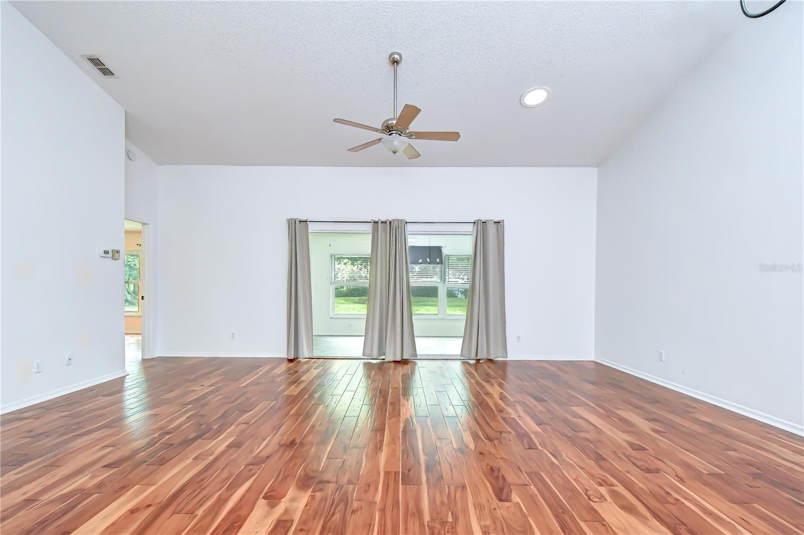 818 MCCALLISTER AVENUE — photo 9 of 28