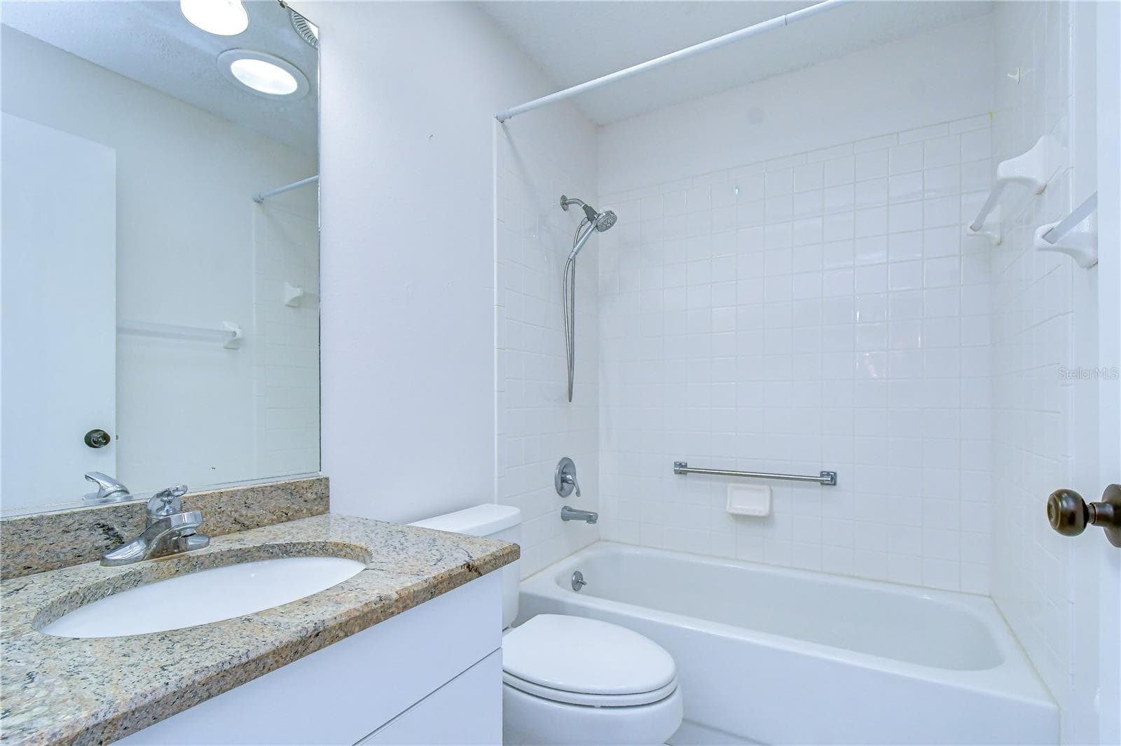 818 MCCALLISTER AVENUE — photo 18 of 28