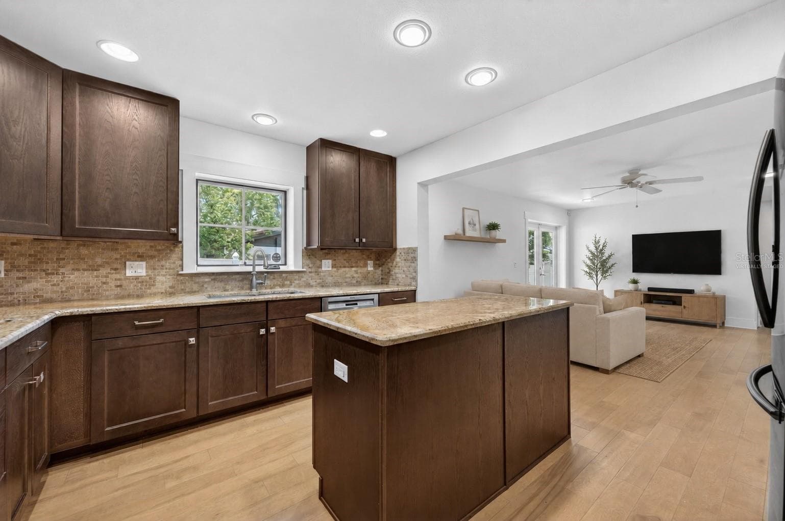 1265 ARLINGTON PL — photo 14 of 38