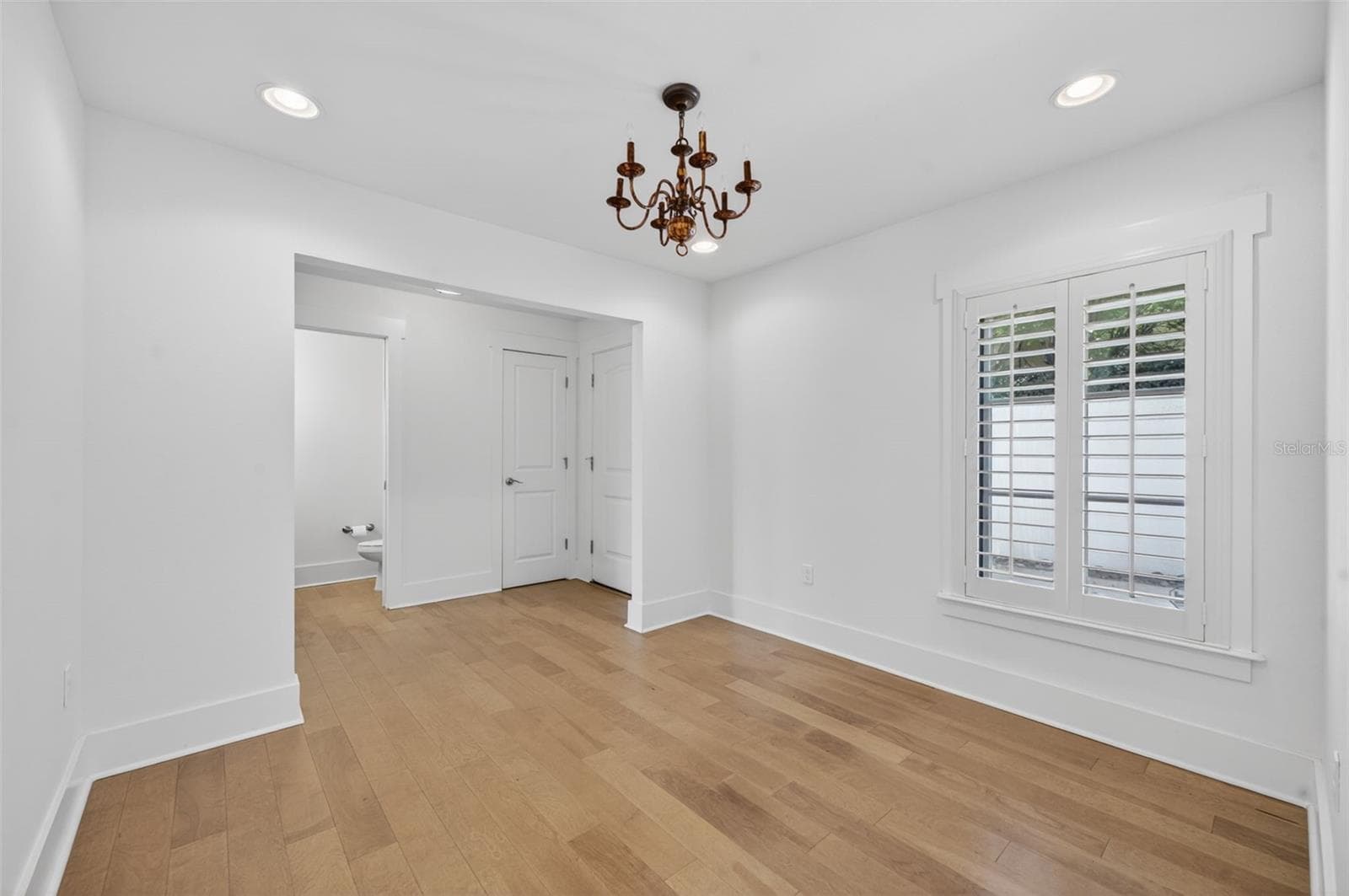 1265 ARLINGTON PL — photo 7 of 38